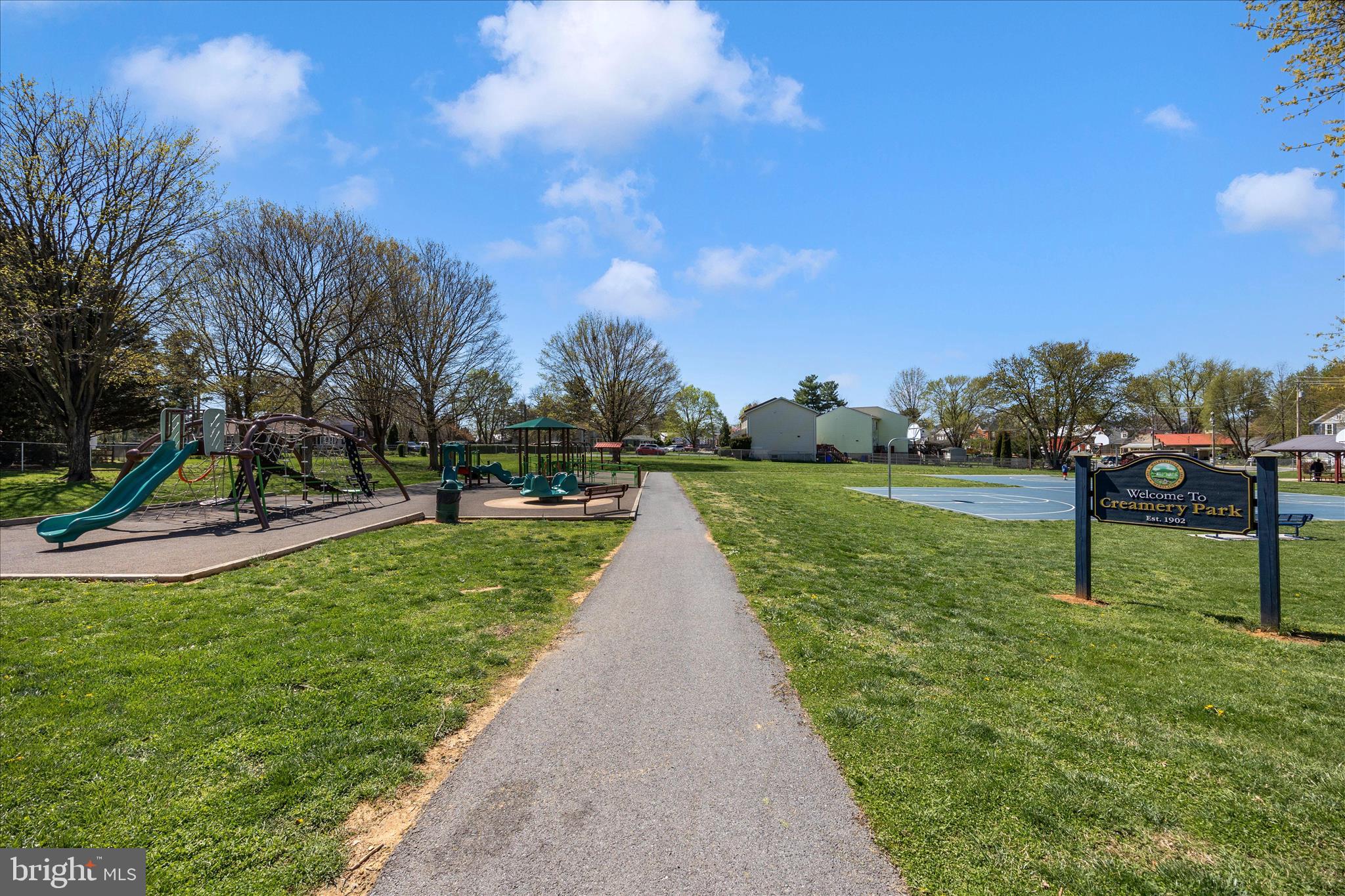 FOUNTAIN ROCK MANOR - Residential