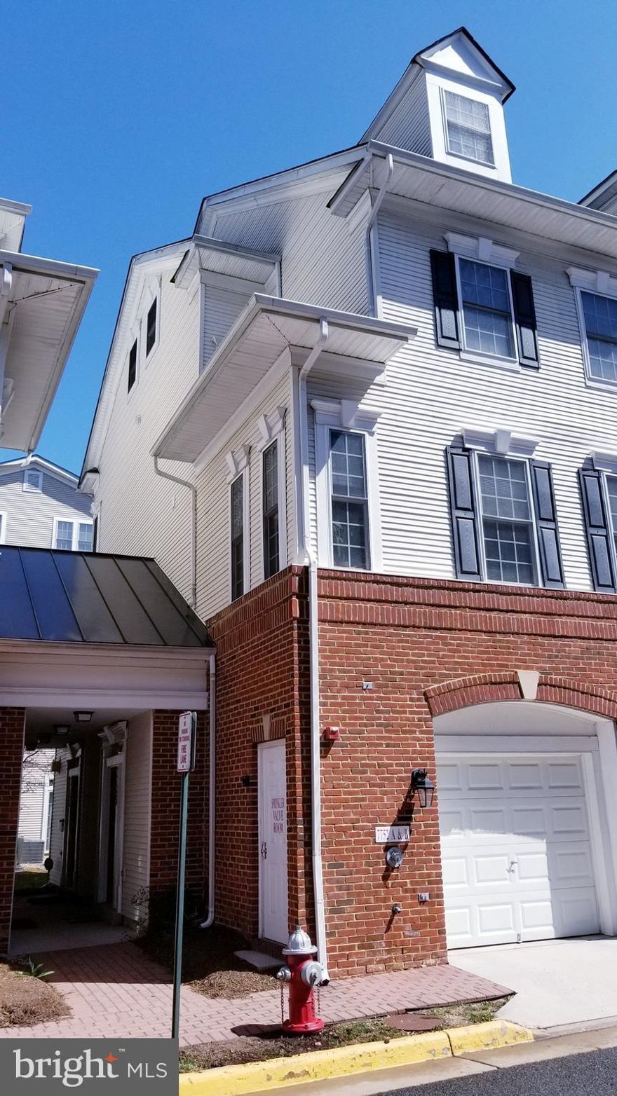 As featured in house hunters episode, well maintained four level garage townhouse. Upgrades include kitchen hardwood floors and granite countertops, mosaic glass tile back splash, recessed lighting, 42 inch cabinets and stainless steel appliances. Upper level features two guest rooms with large master and spacious loft area. Located conveniently from the Lorton VRE and Lorton Station town center.