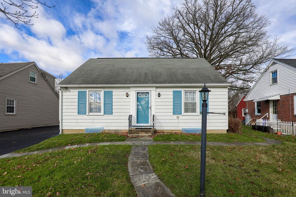 Photo of 2213 Manor Ridge Drive, Lancaster, PA 17603 (MLS # PALA2044904)