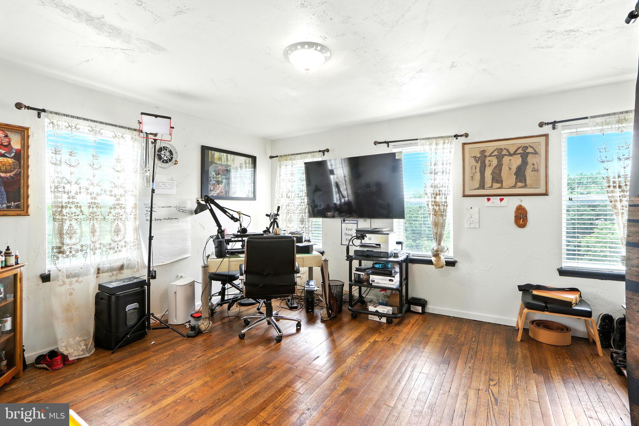 GREENMOUNT WEST - Residential