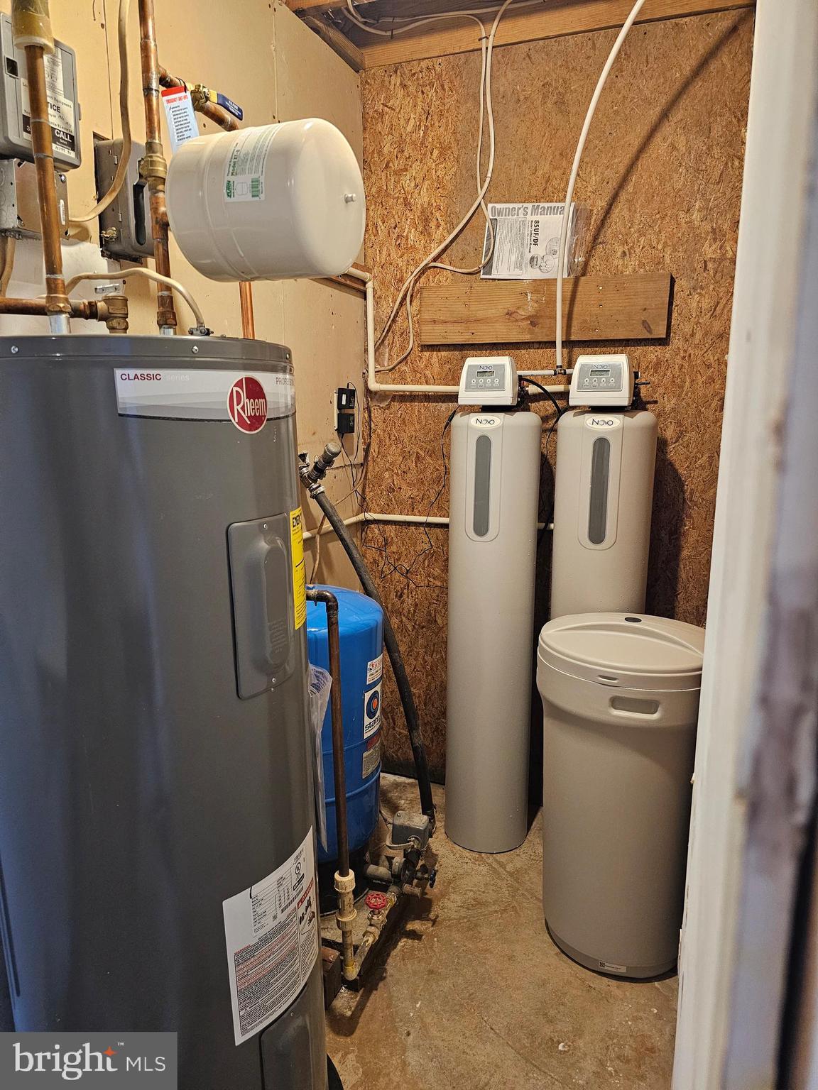 STONEHOUSE WOODED ESTATES - Residential Lease