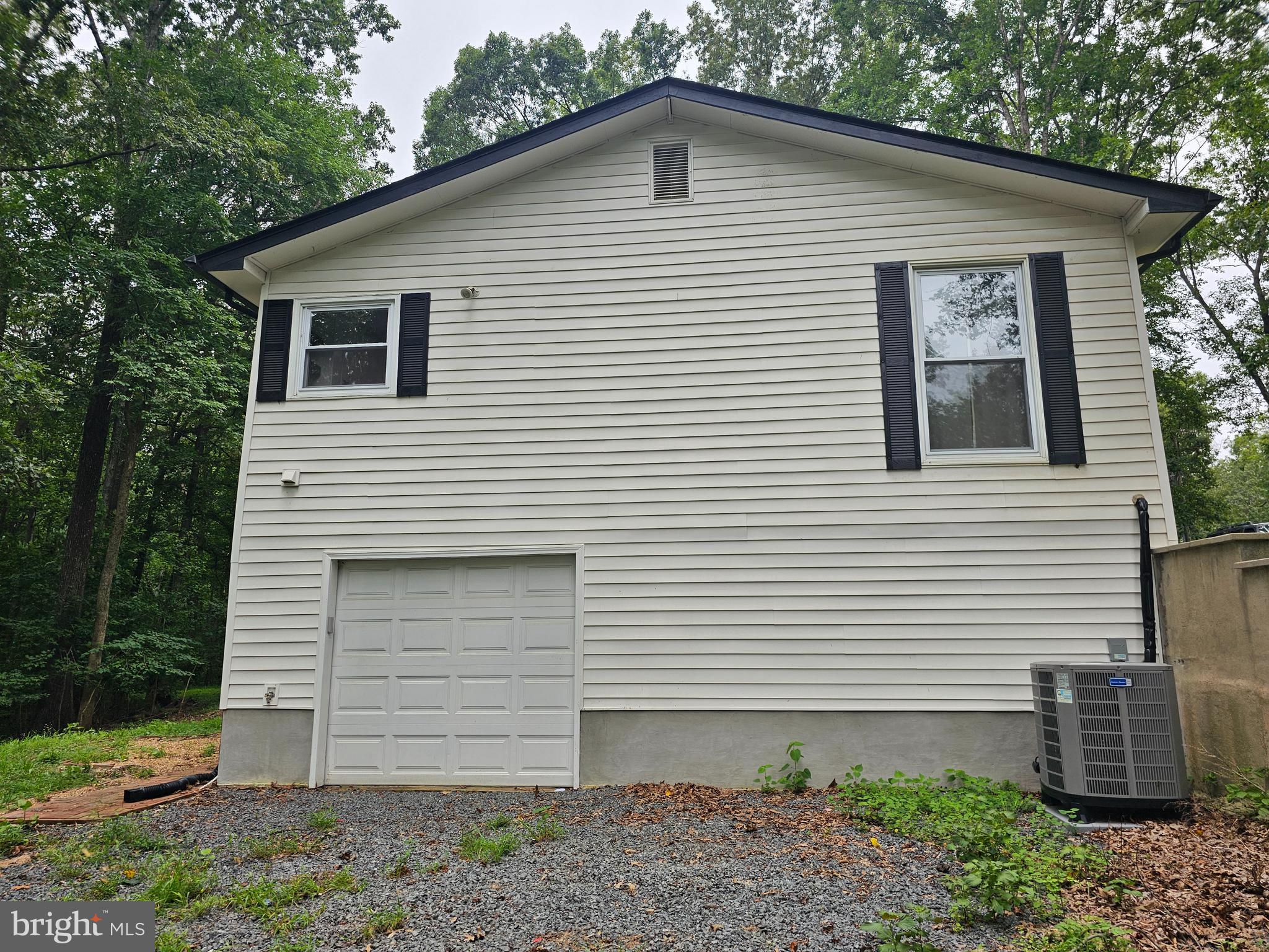 STONEHOUSE WOODED ESTATES - Residential Lease