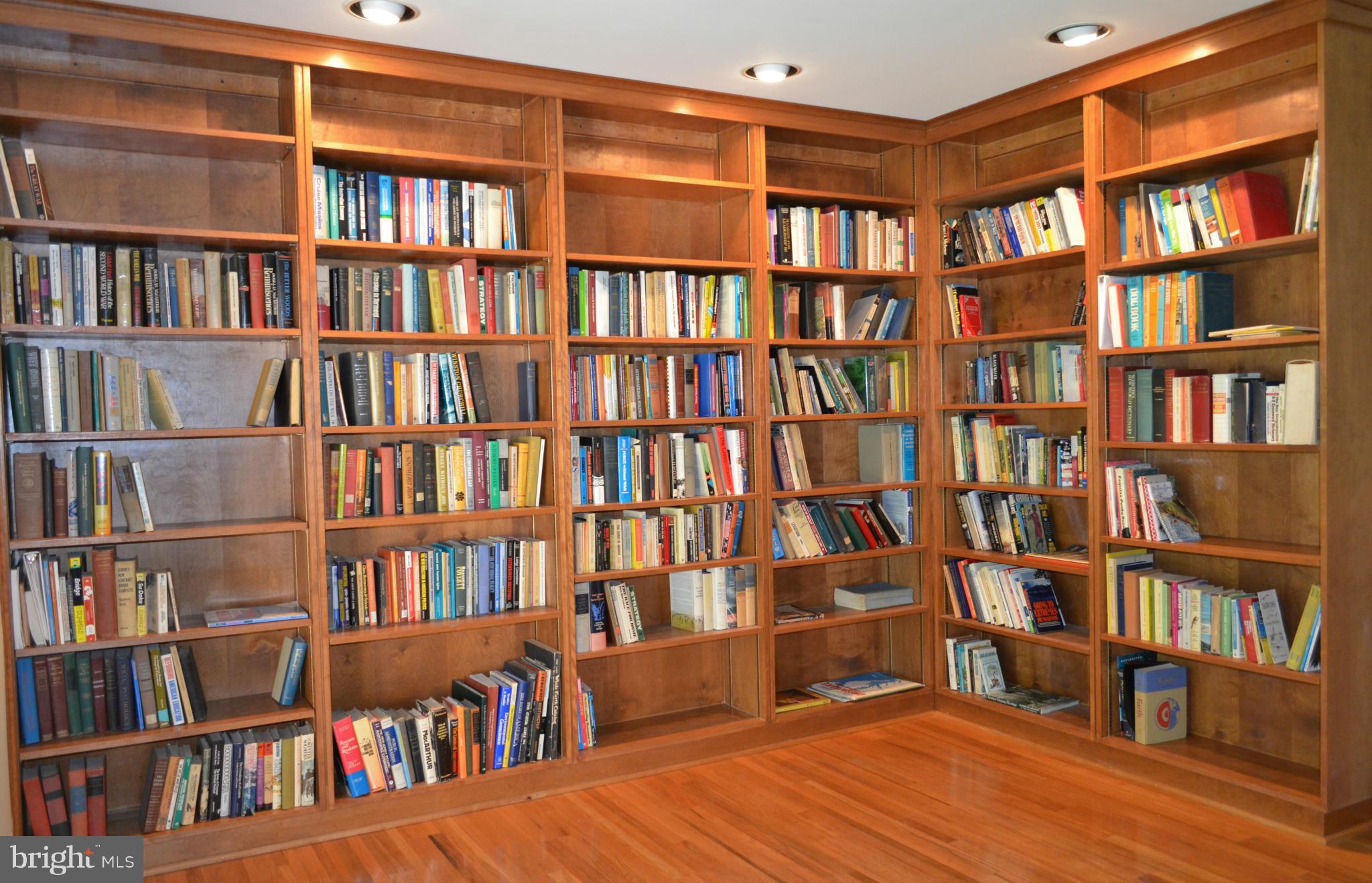 COVE CREEK CLUB - Residential