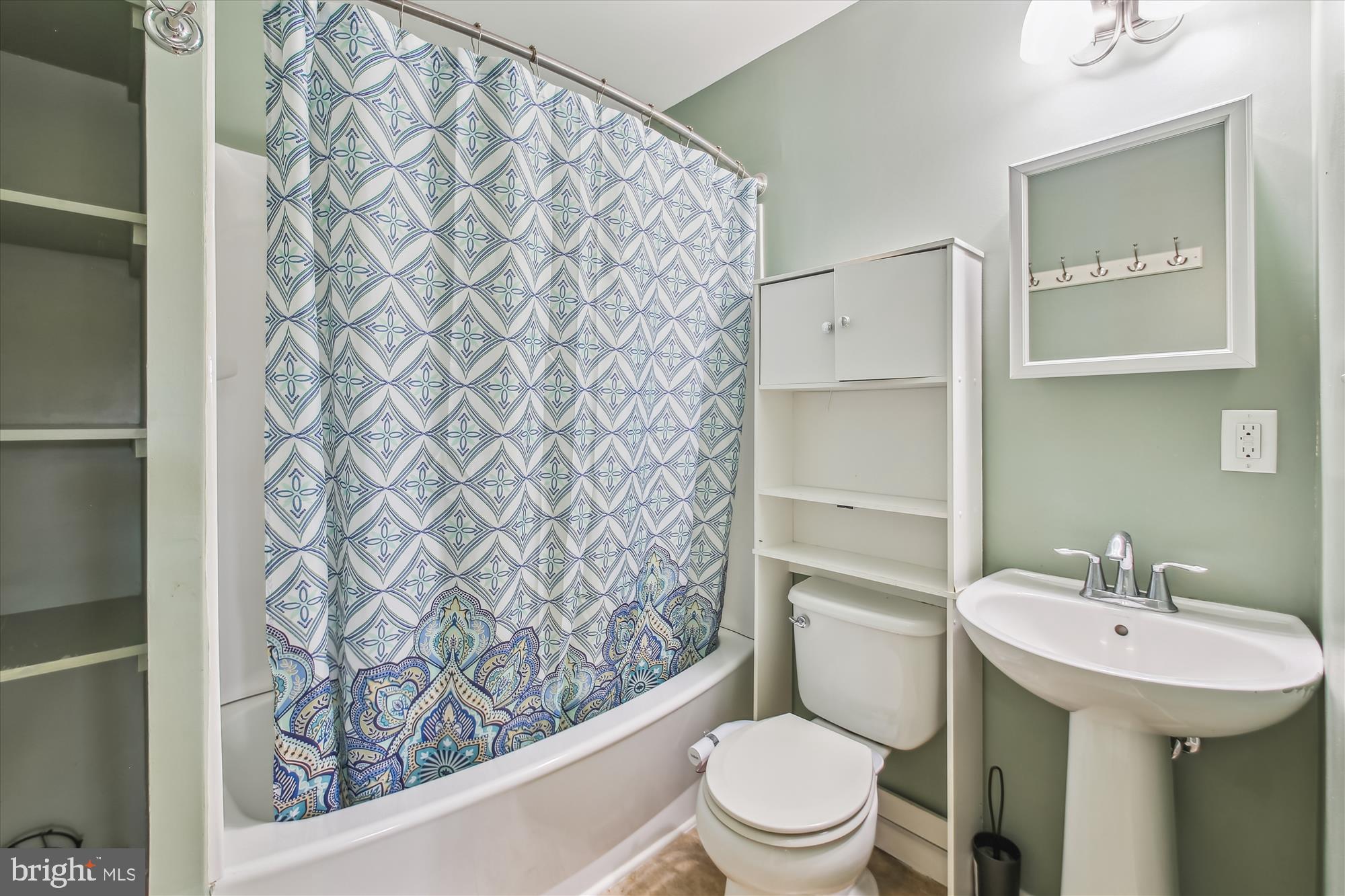 HIGHLAND FARMS - Residential Lease