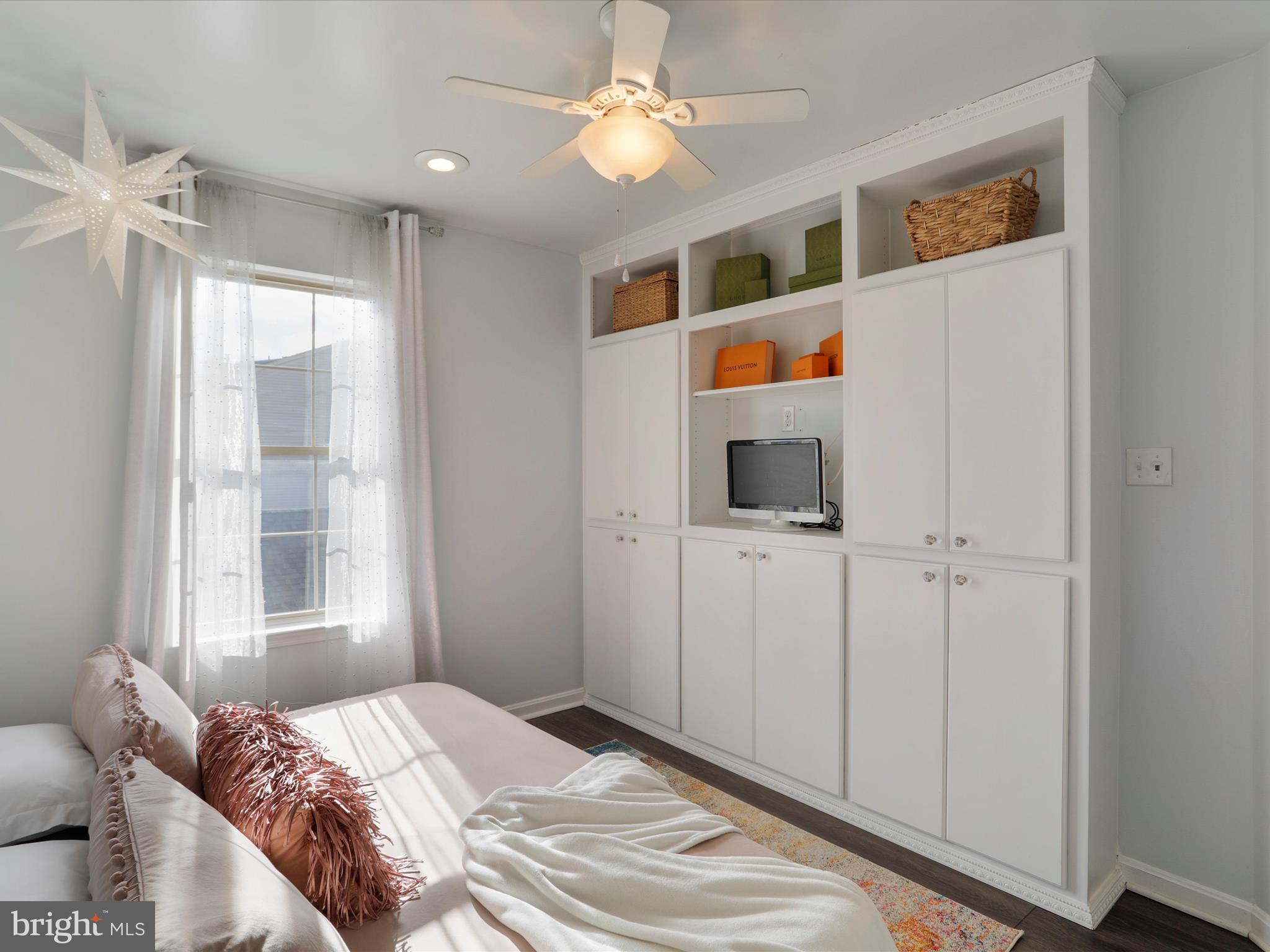 WORMANS MILL - Residential