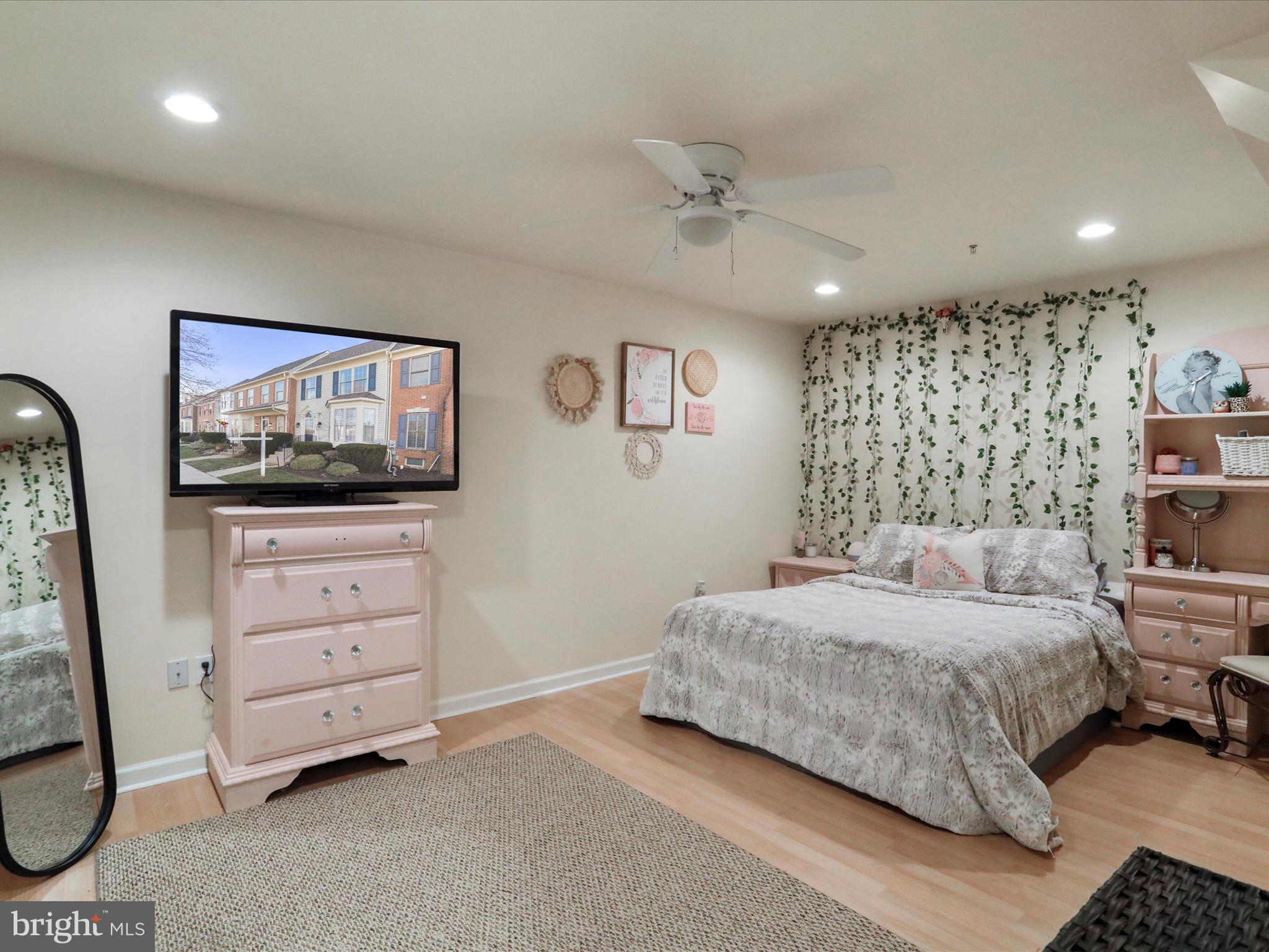 WORMANS MILL - Residential