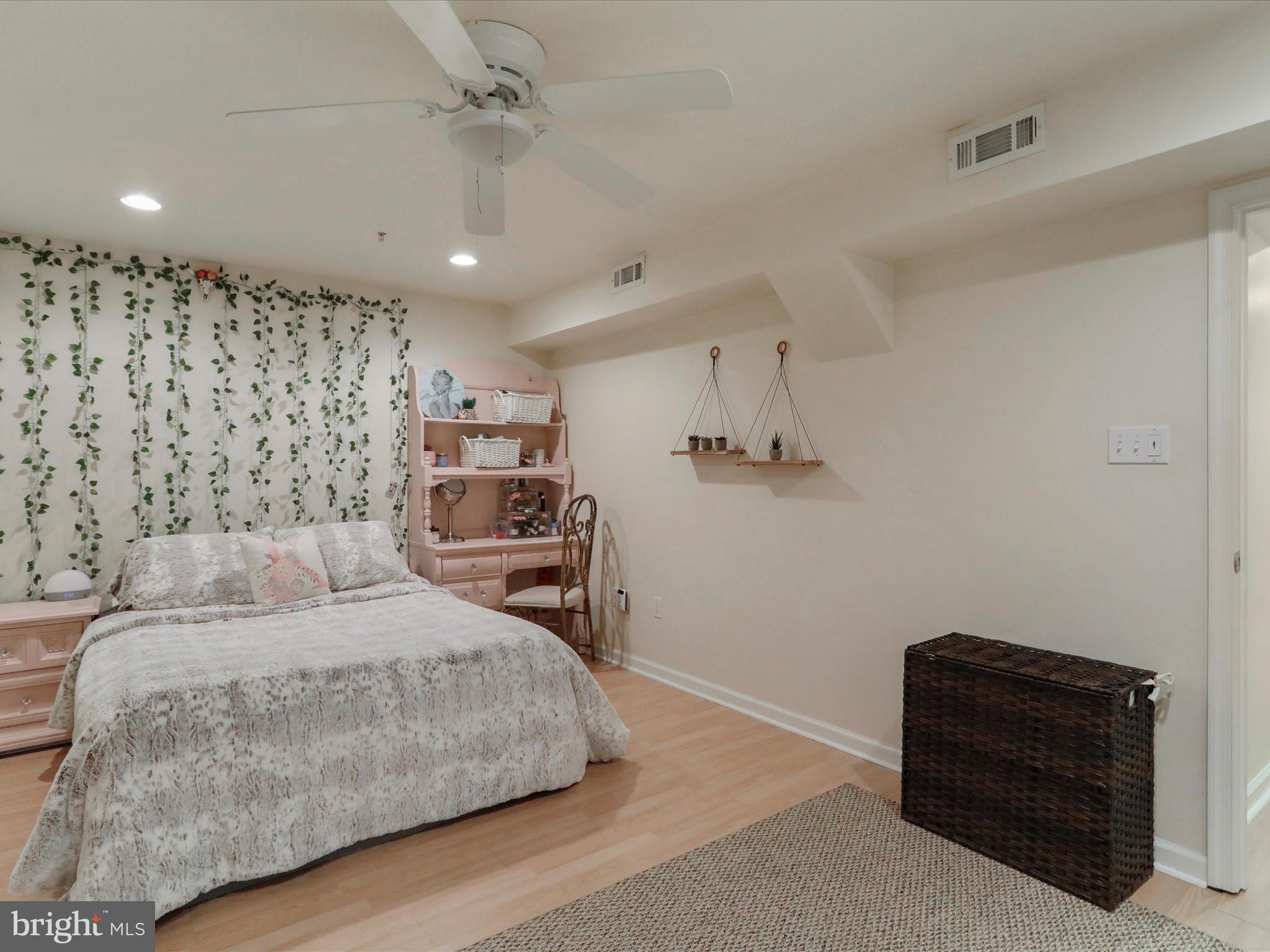 WORMANS MILL - Residential