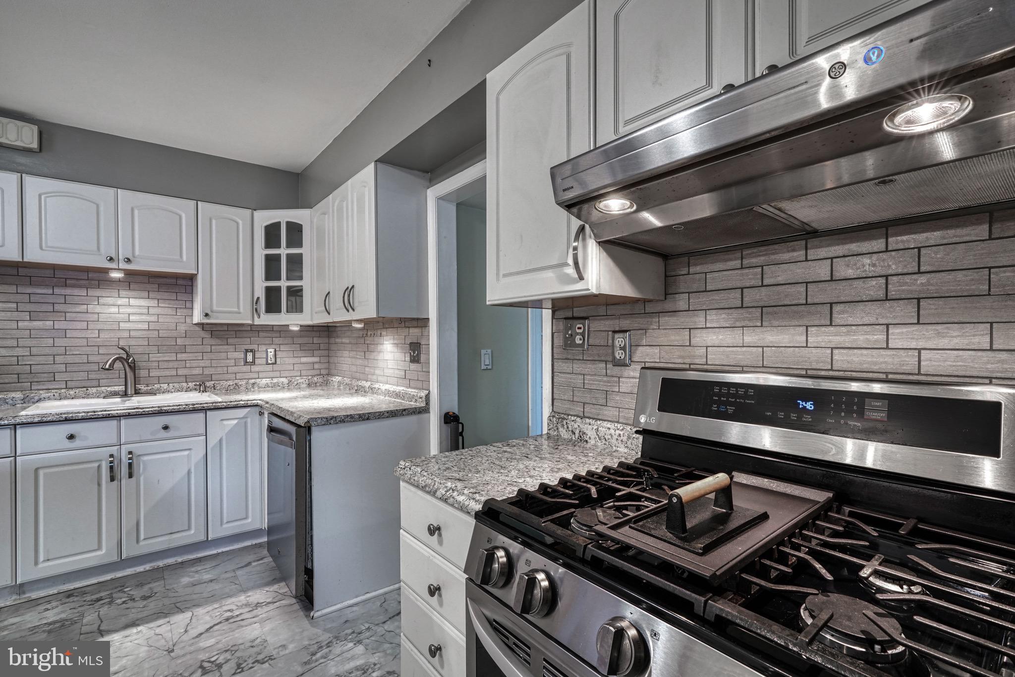 CARROLLWOOD - Residential