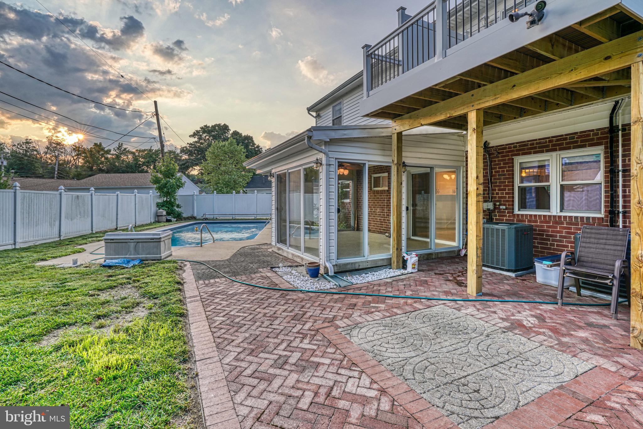 CARROLLWOOD - Residential