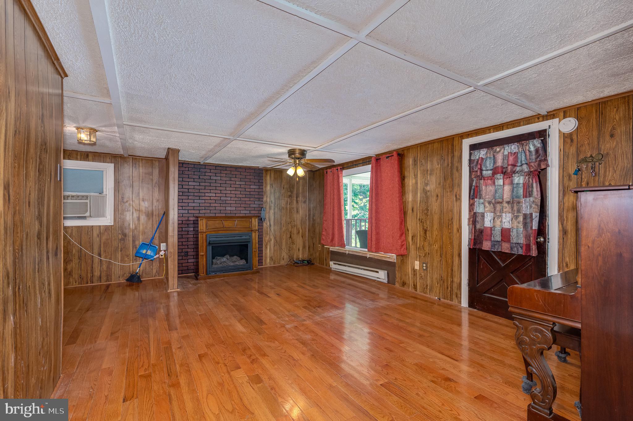 WILDE  ACRES - Residential