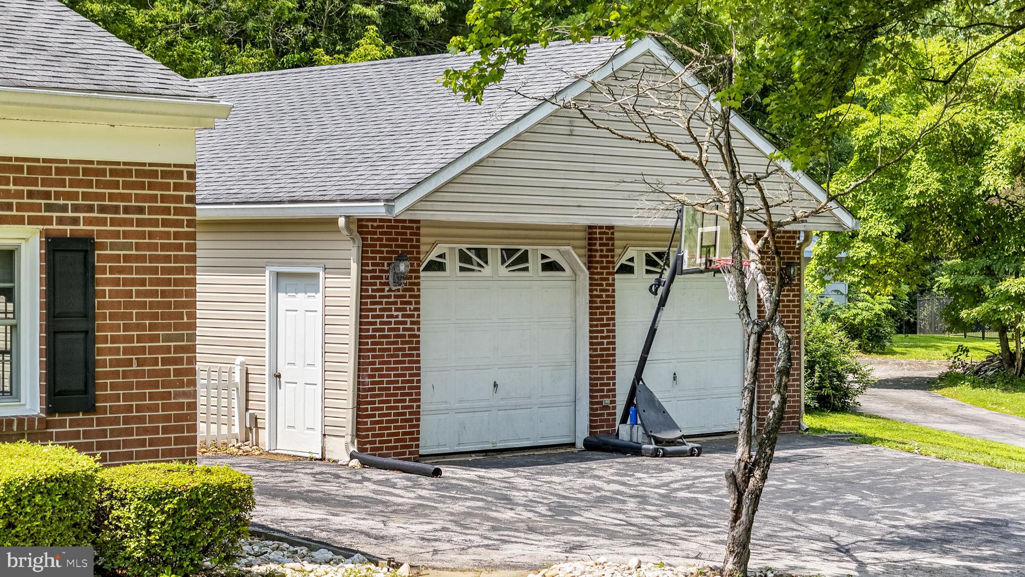 1559 WASHINGTON LANE