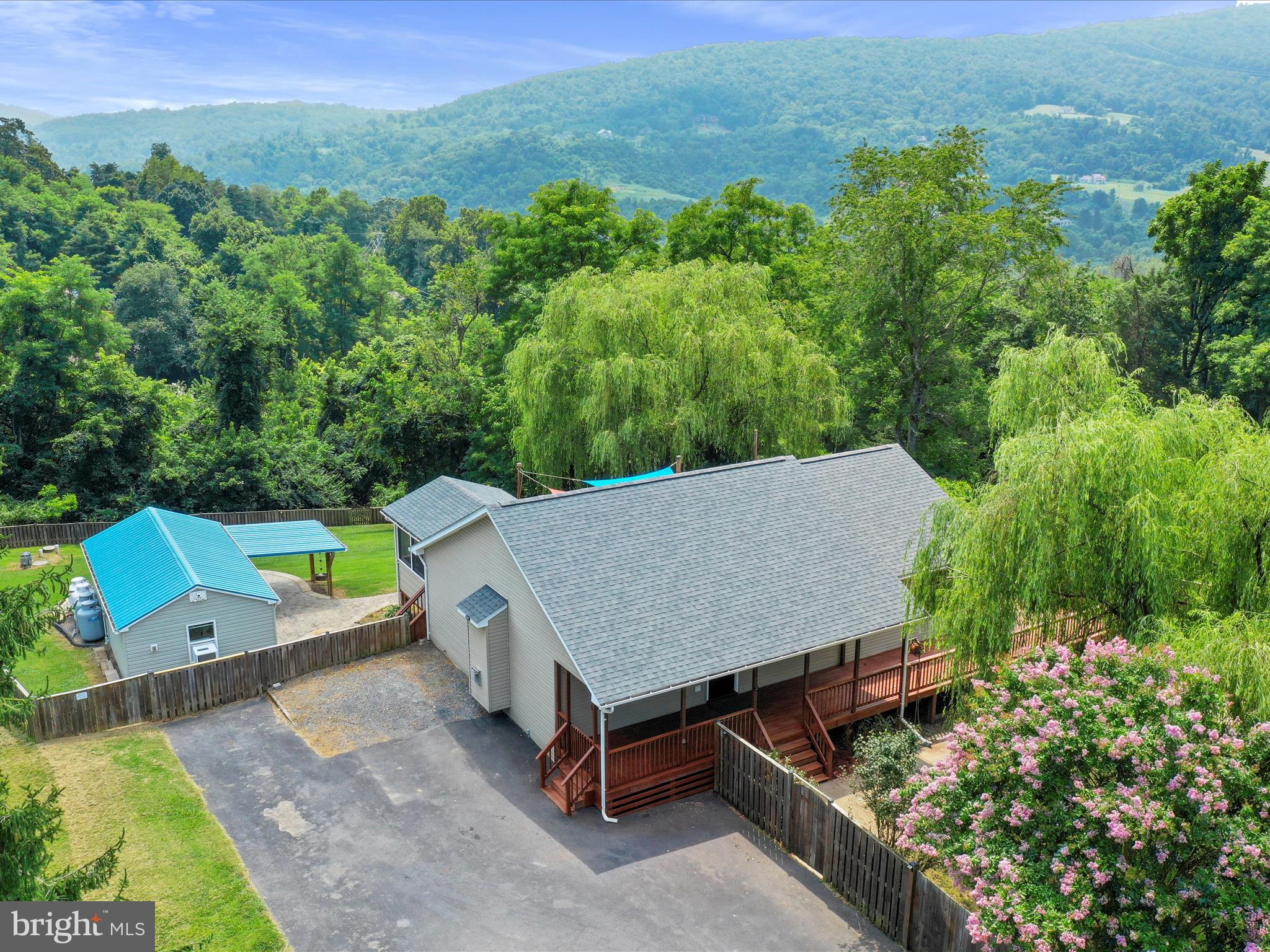 211 APPLE ORCHARD DRIVE