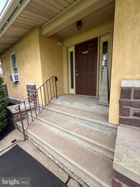 Photo of 1411 Welsh Road #UNIT B, LANSDALE, PA 19446 (MLS # PAMC2171574)
