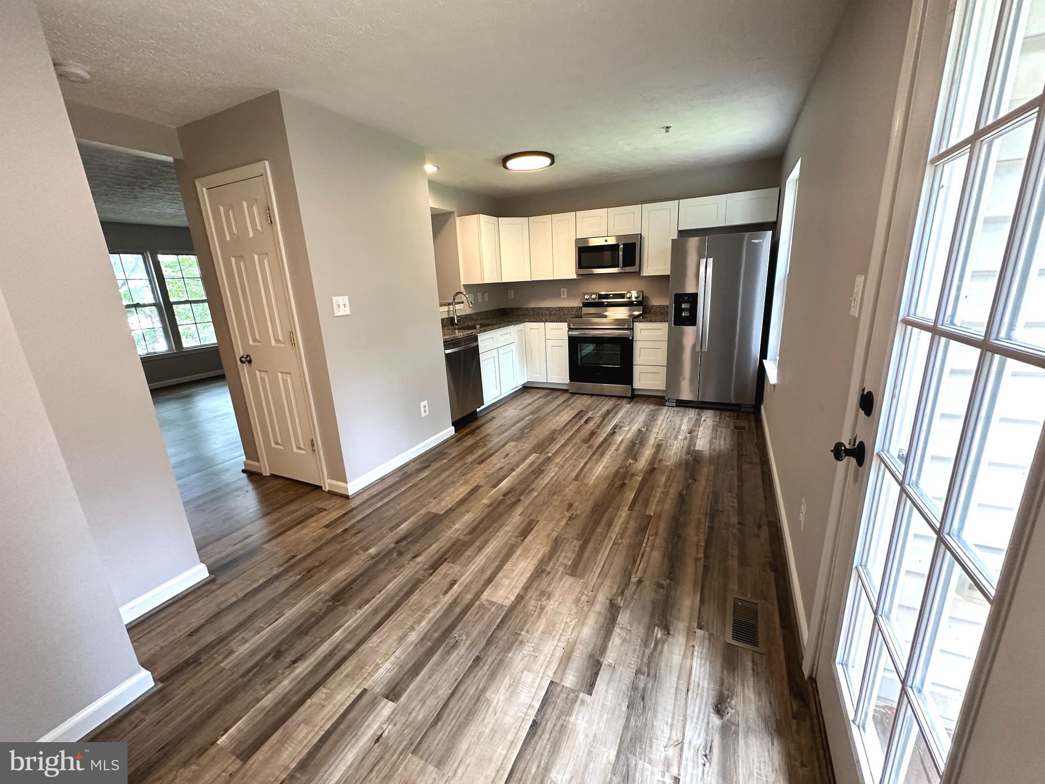 HOLLYWOODS POINT - Residential