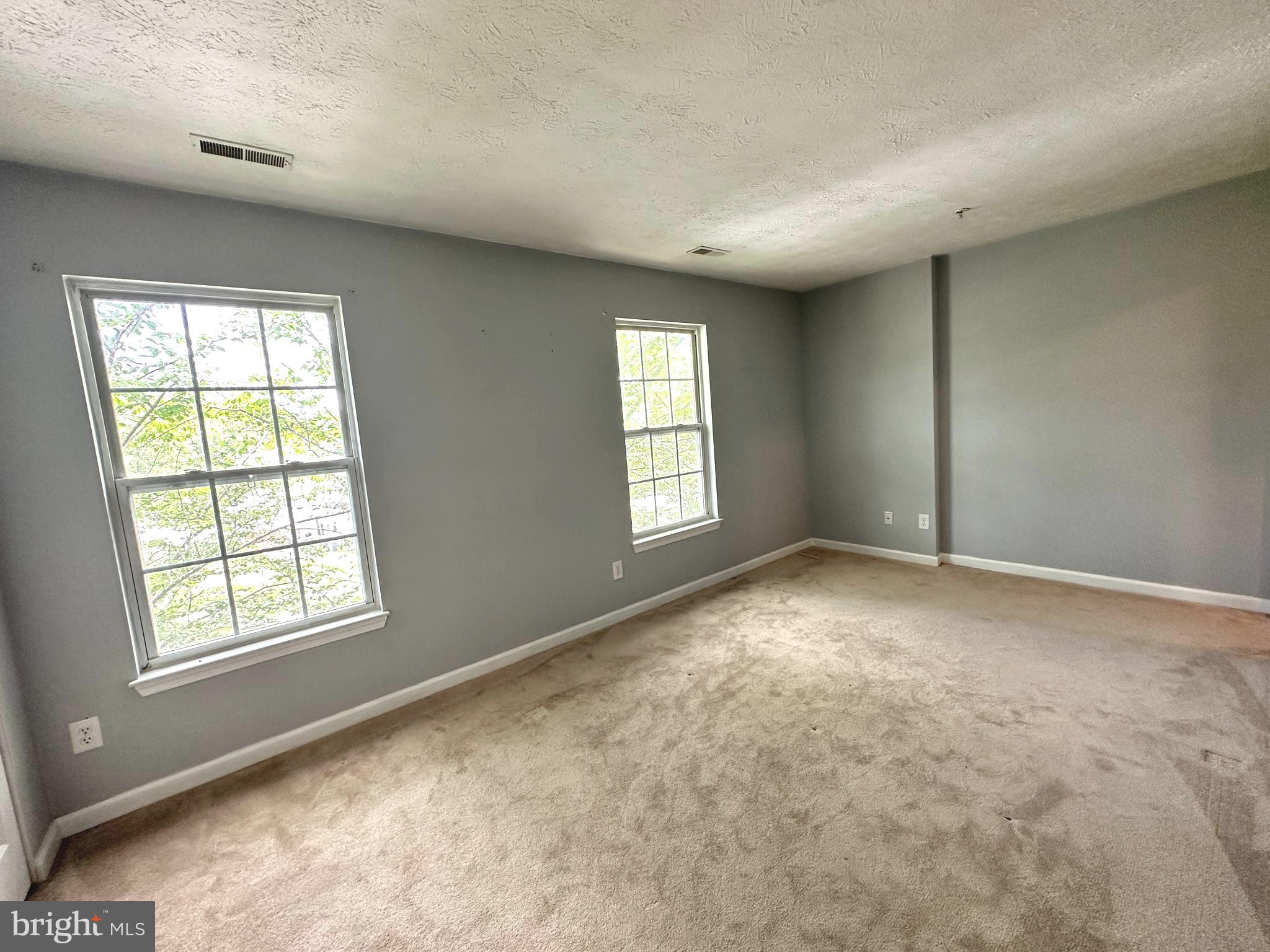 HOLLYWOODS POINT - Residential