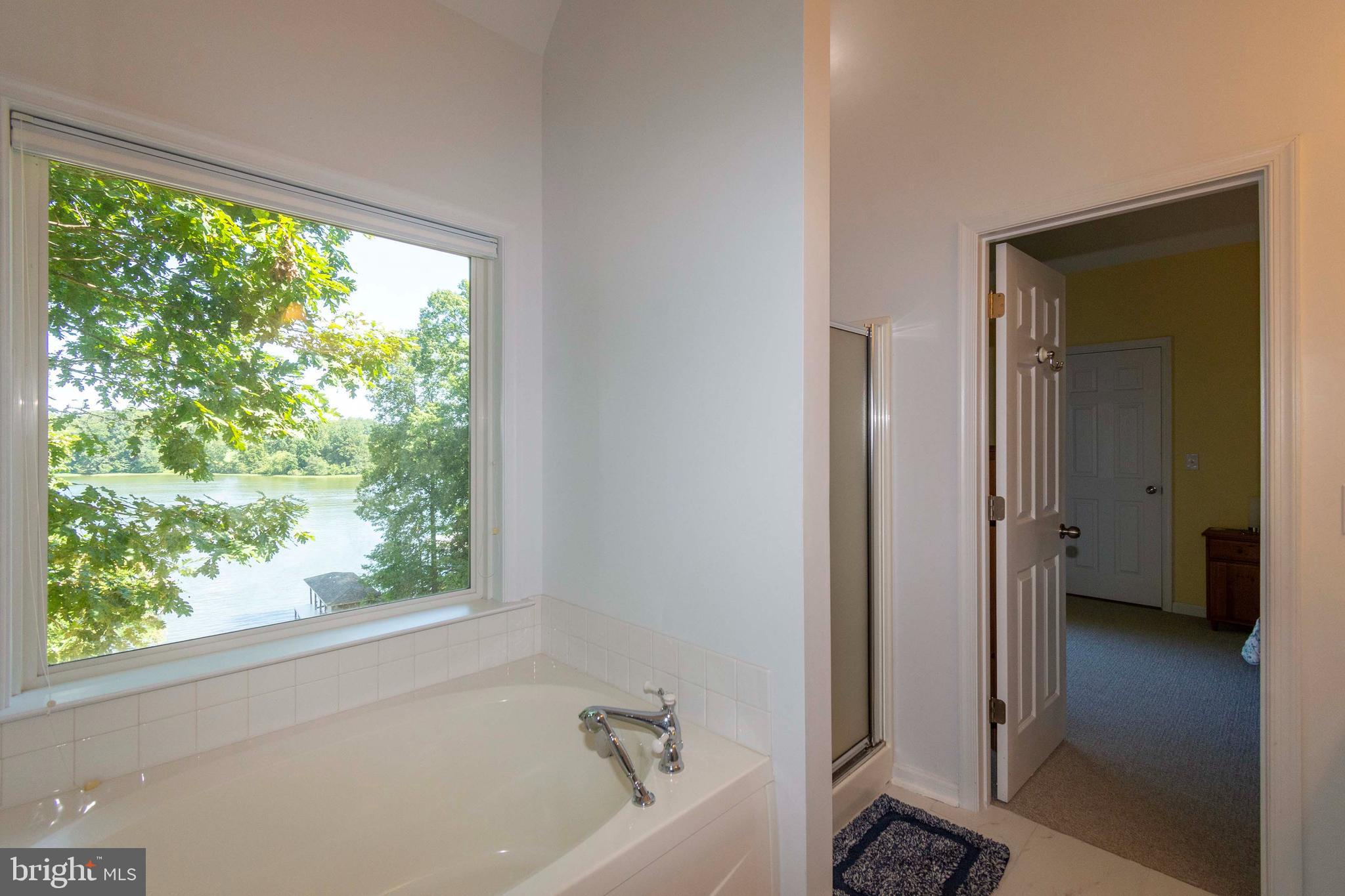 COUNTRYSIDE ON LAKE ANNA - Residential