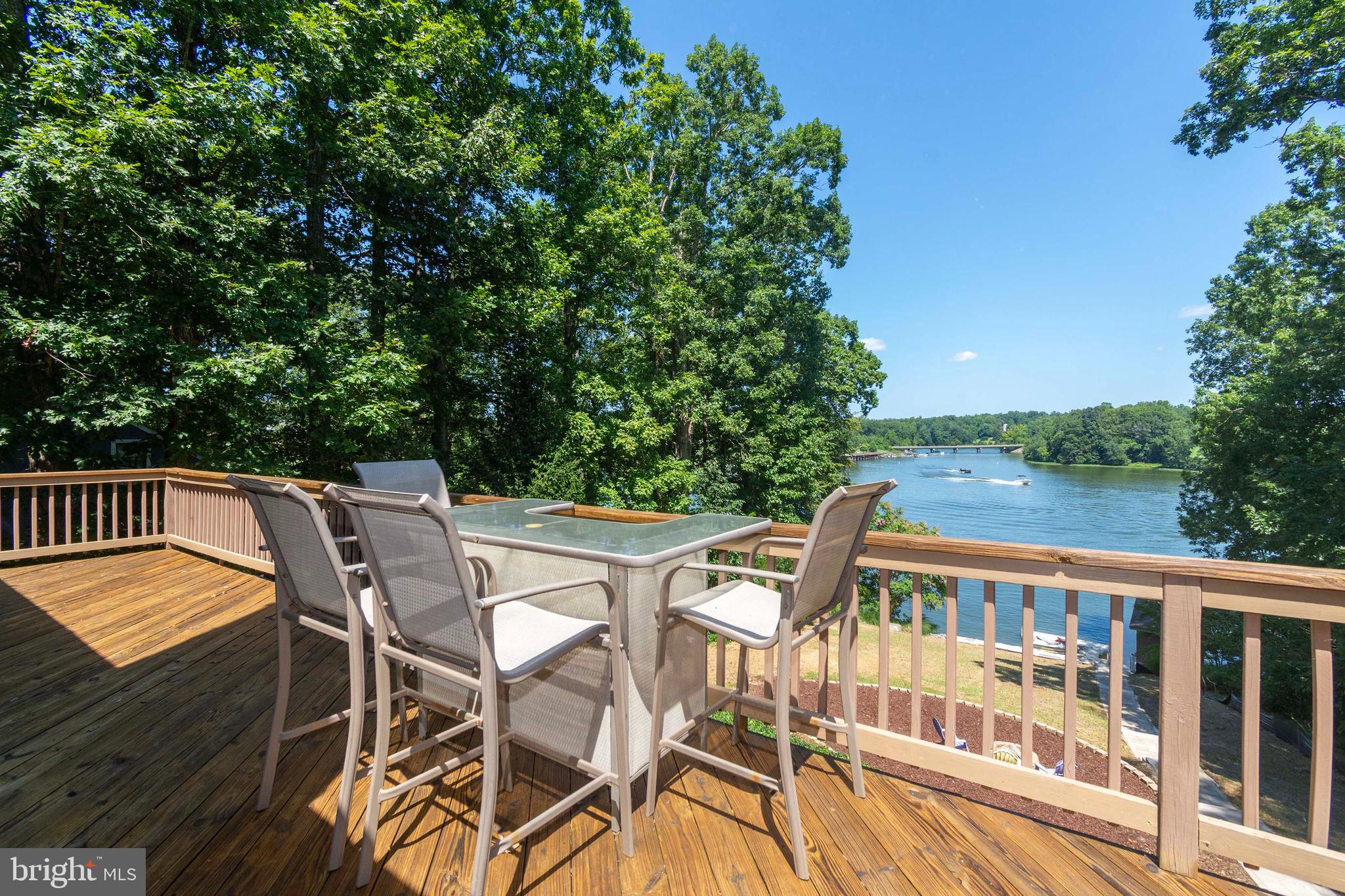 COUNTRYSIDE ON LAKE ANNA - Residential