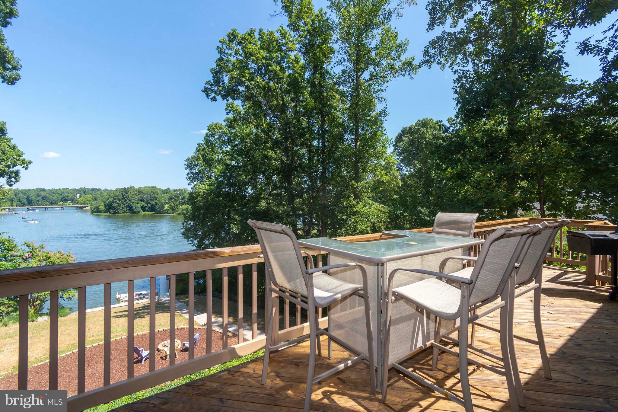 COUNTRYSIDE ON LAKE ANNA - Residential