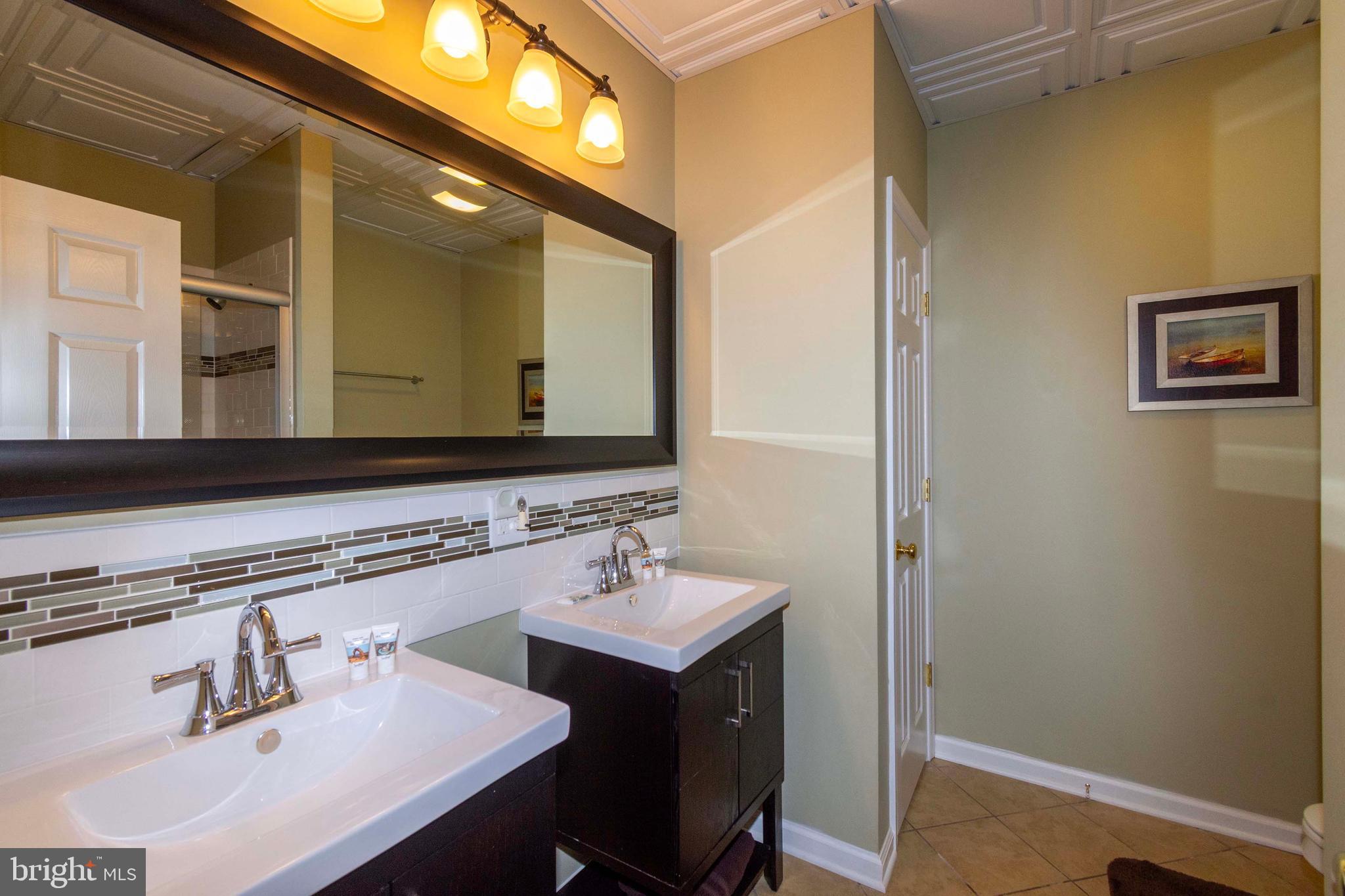 COUNTRYSIDE ON LAKE ANNA - Residential