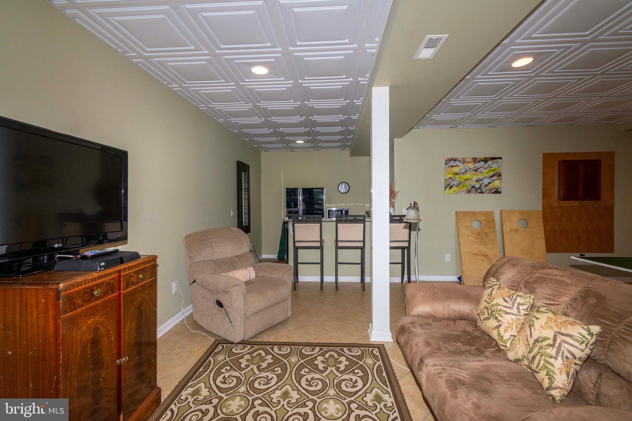 COUNTRYSIDE ON LAKE ANNA - Residential