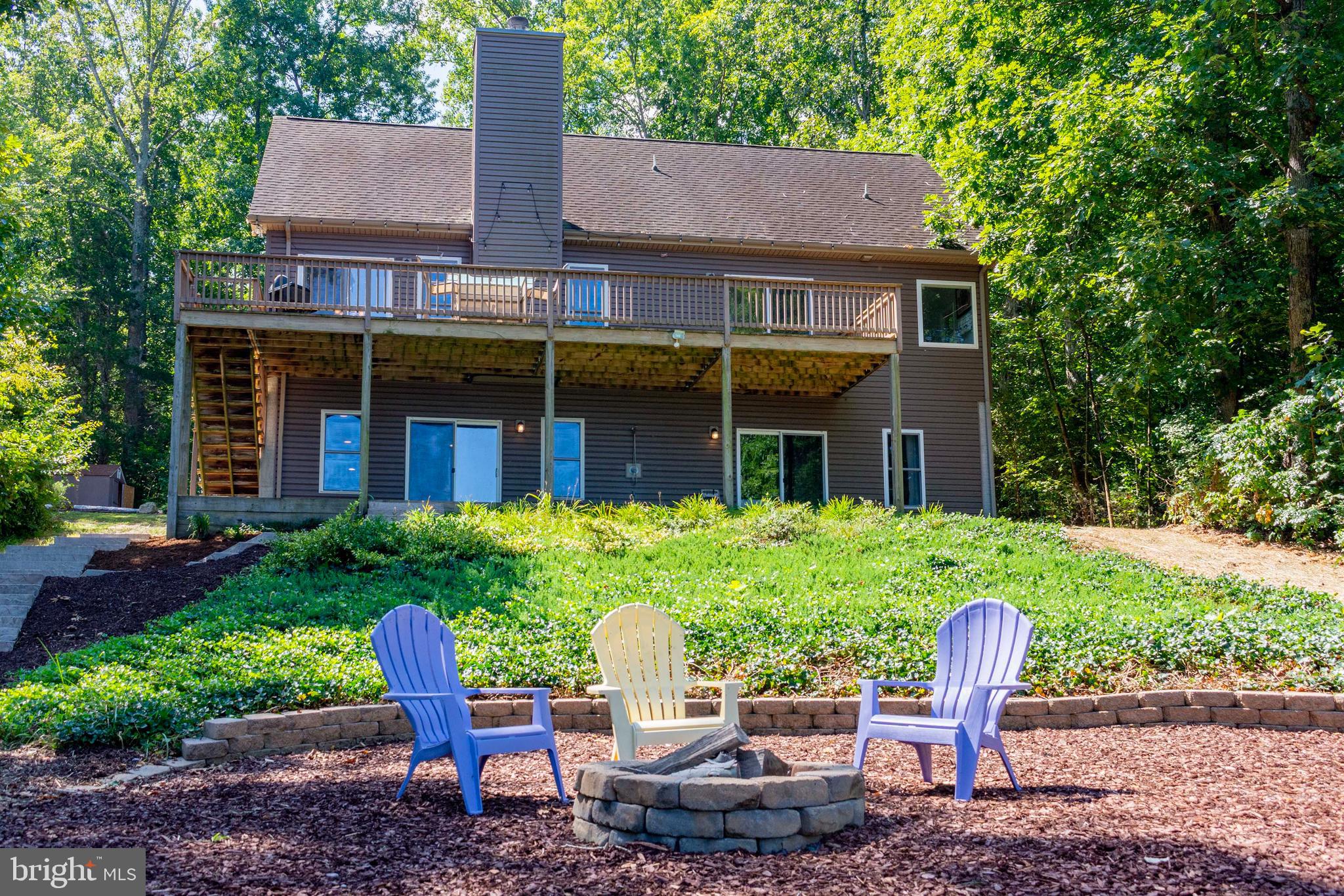COUNTRYSIDE ON LAKE ANNA - Residential