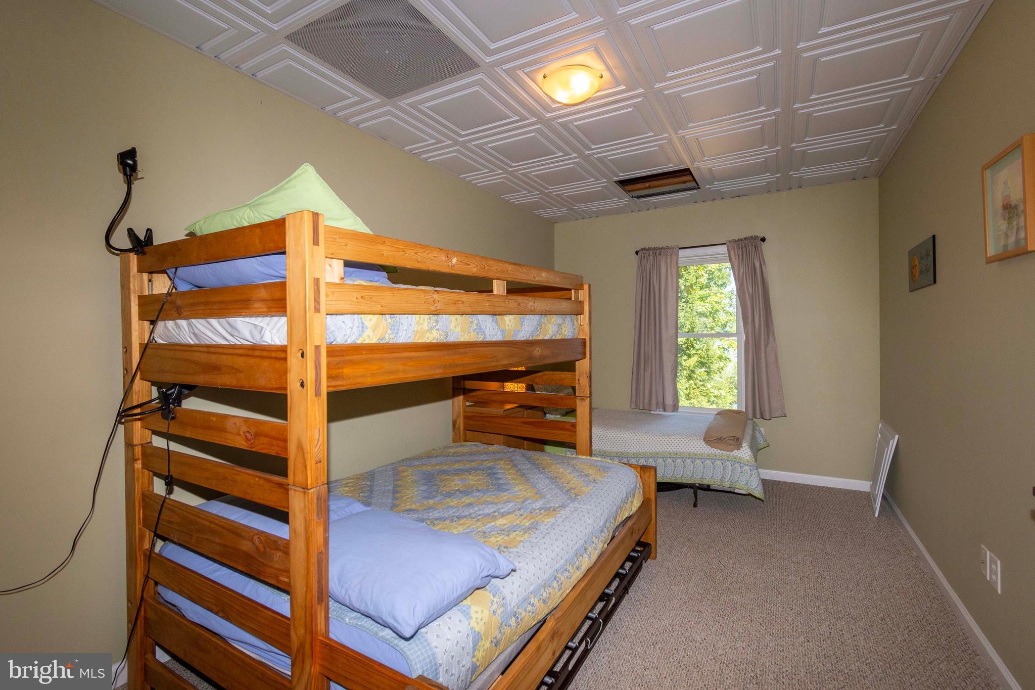 COUNTRYSIDE ON LAKE ANNA - Residential