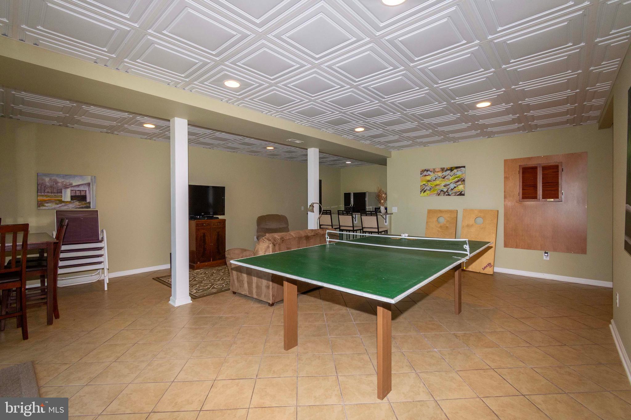 COUNTRYSIDE ON LAKE ANNA - Residential