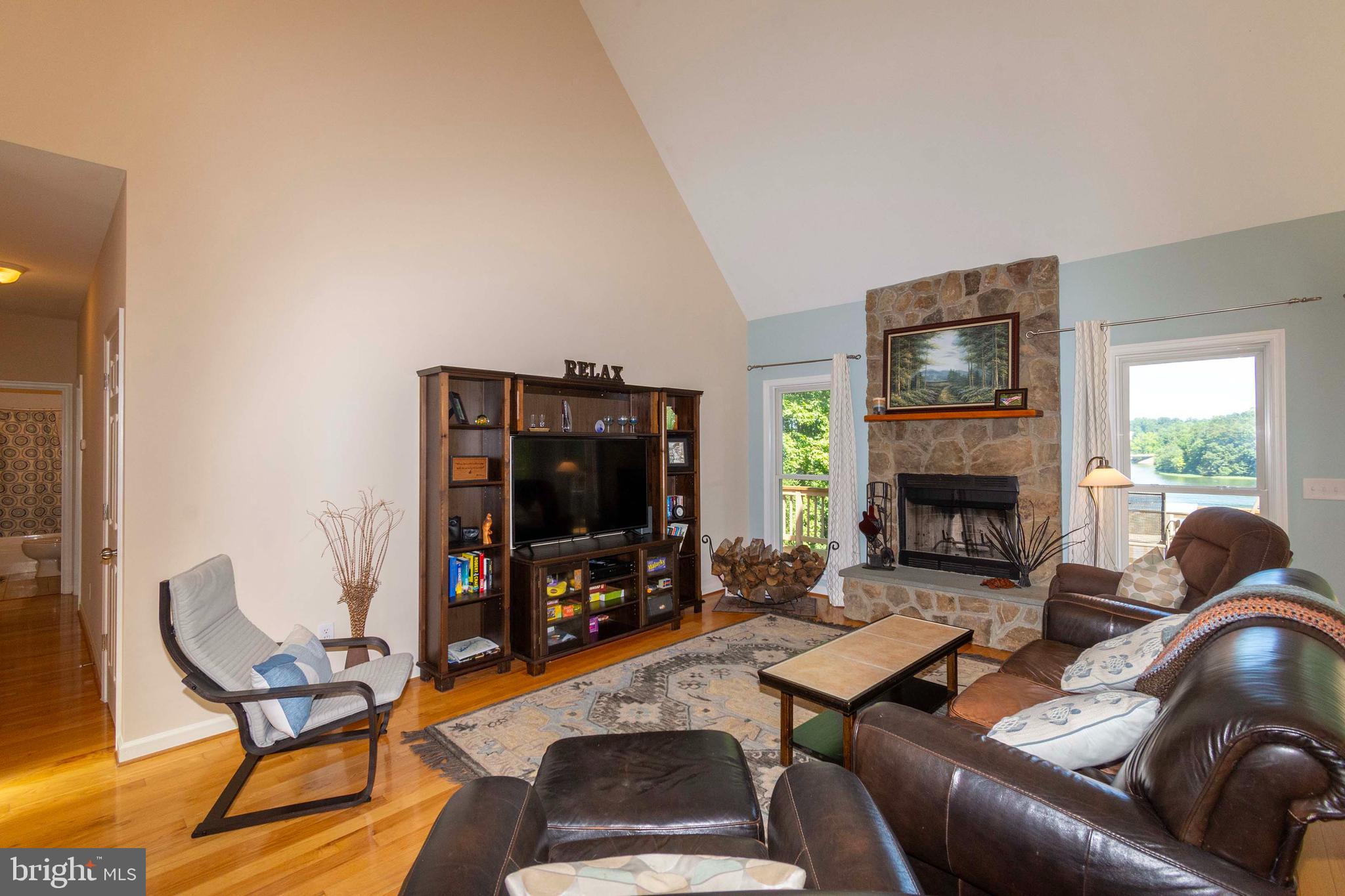 COUNTRYSIDE ON LAKE ANNA - Residential