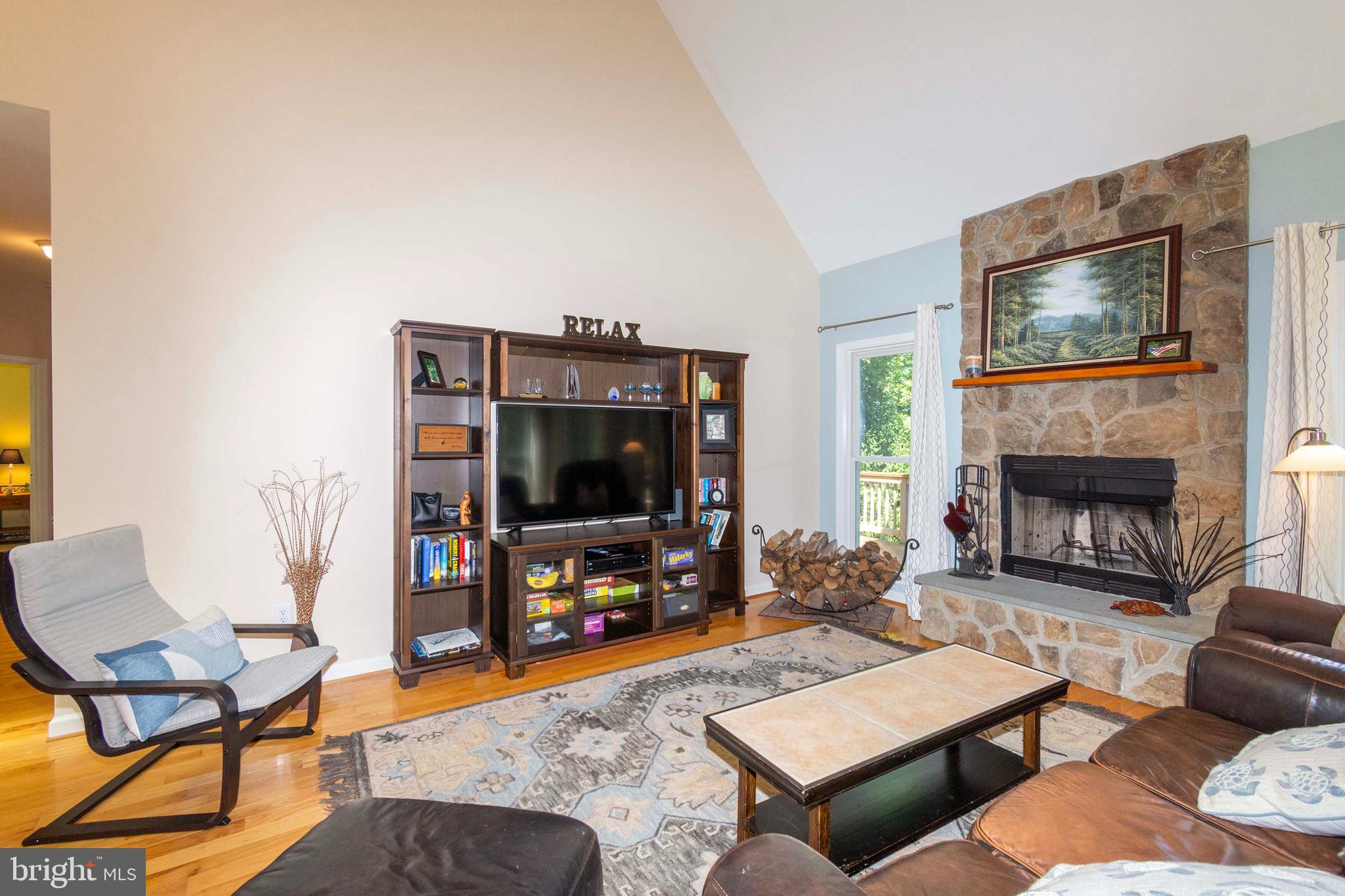 COUNTRYSIDE ON LAKE ANNA - Residential