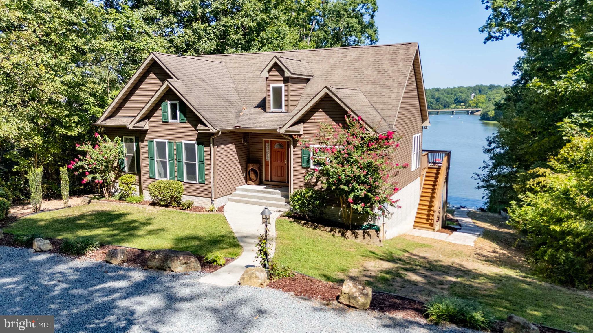 COUNTRYSIDE ON LAKE ANNA - Residential