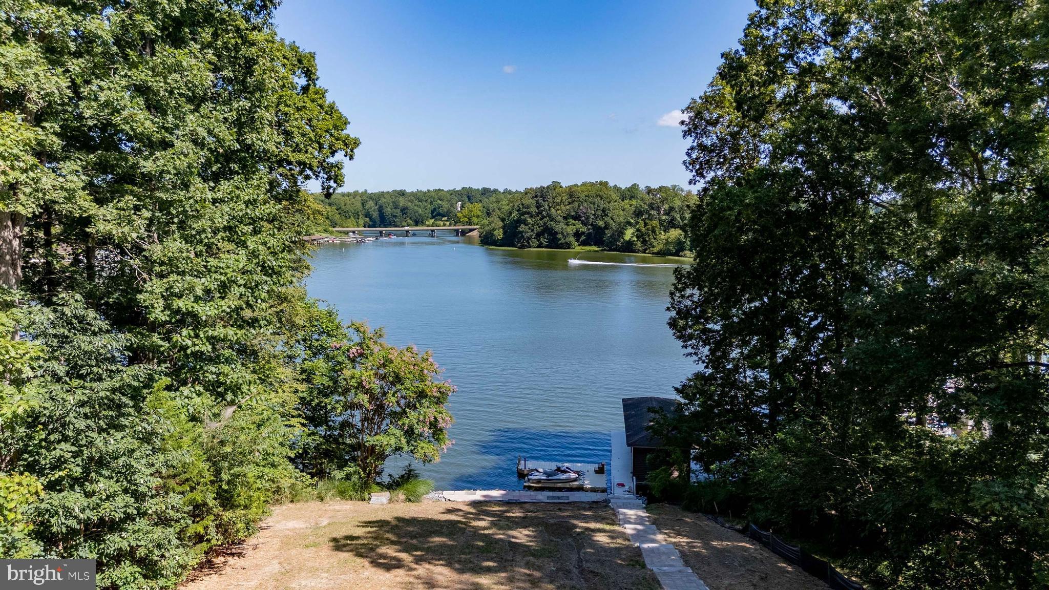 COUNTRYSIDE ON LAKE ANNA - Residential