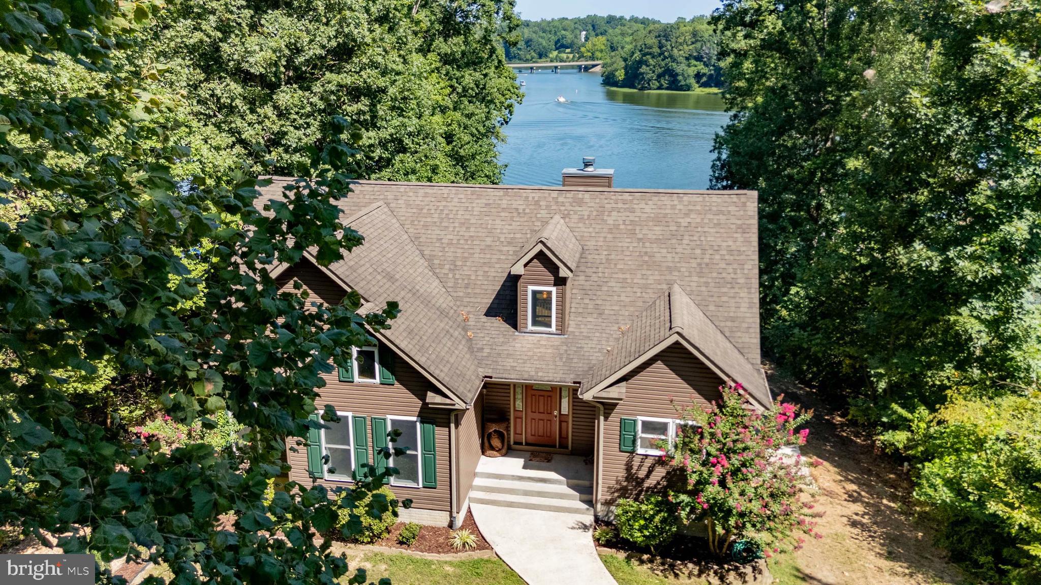 COUNTRYSIDE ON LAKE ANNA - Residential
