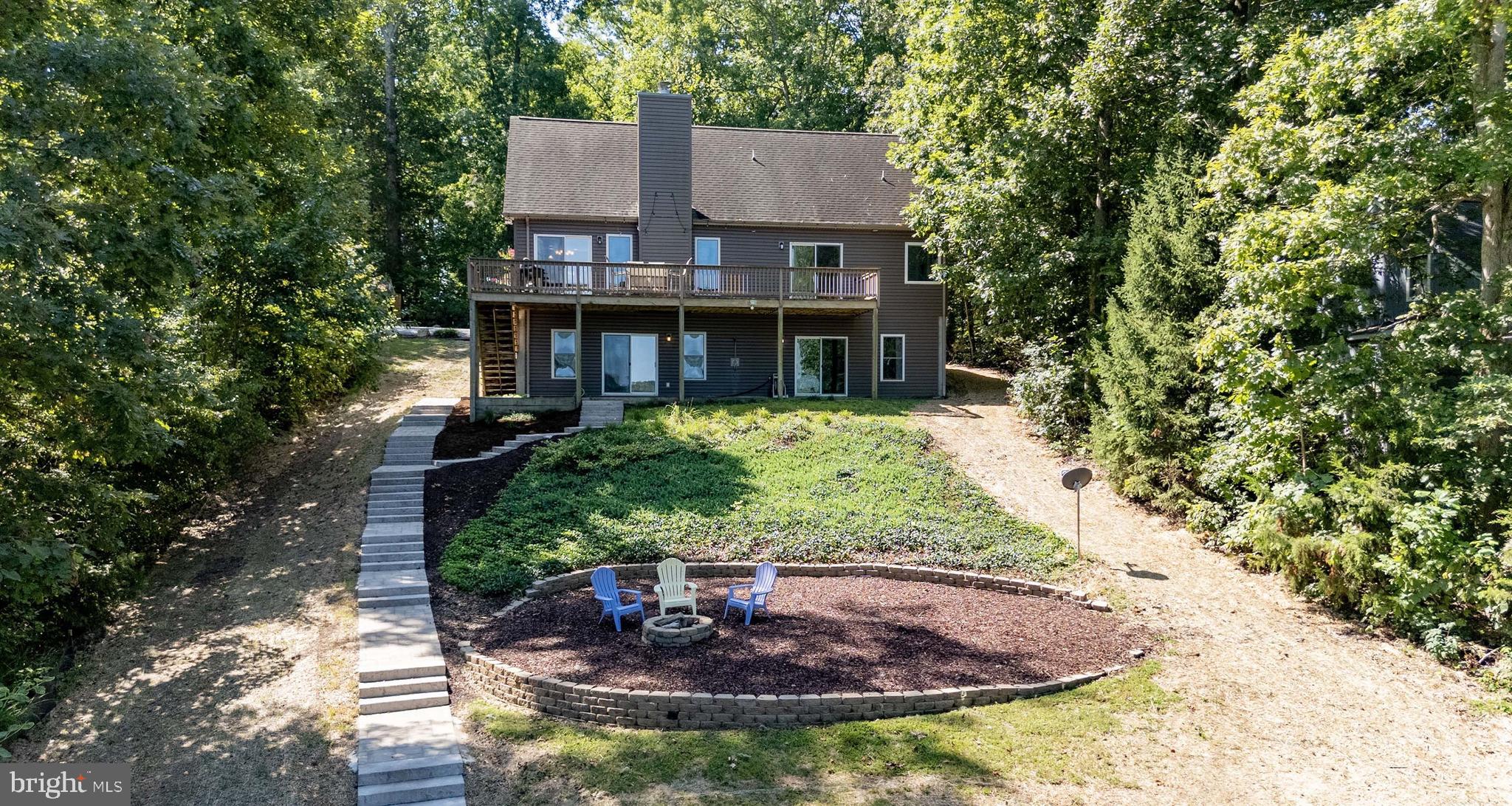 COUNTRYSIDE ON LAKE ANNA - Residential