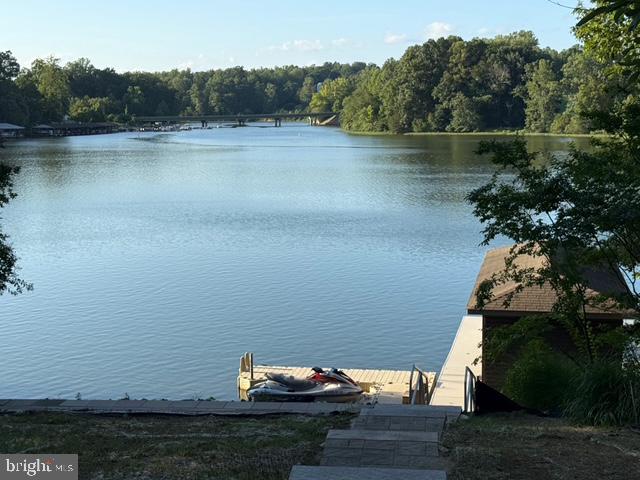 COUNTRYSIDE ON LAKE ANNA - Residential