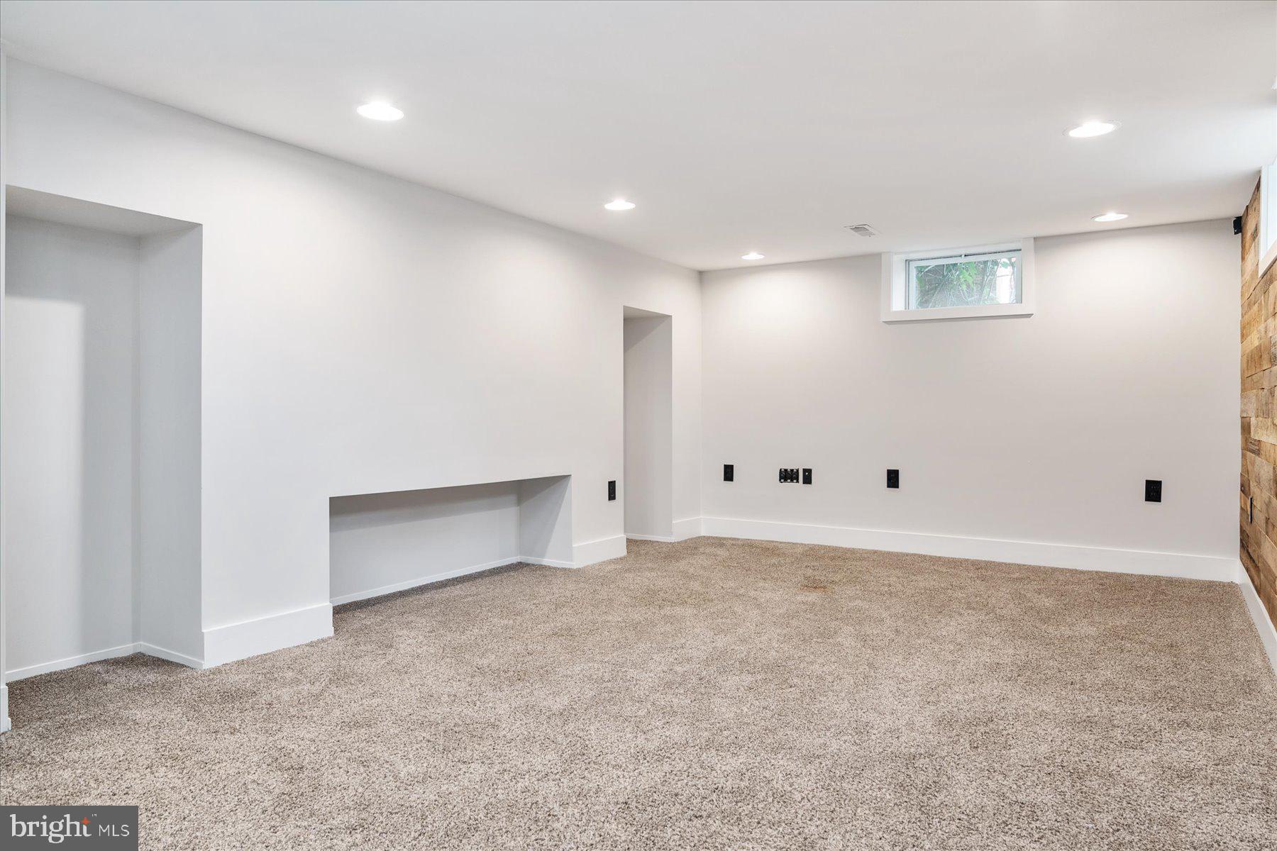 OWINGS MILLS - Residential