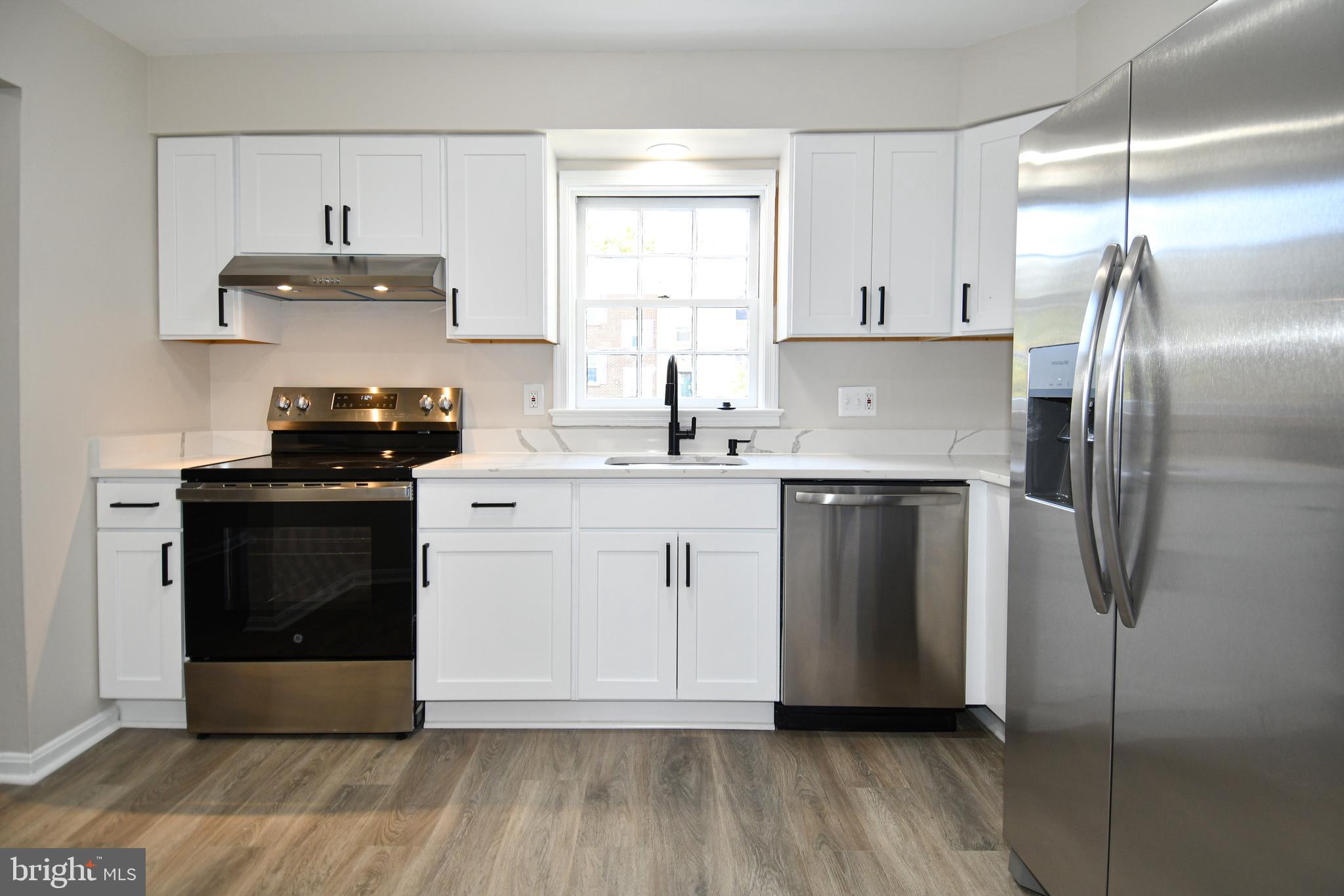 PARK AVENUE SQUARE - Residential Lease