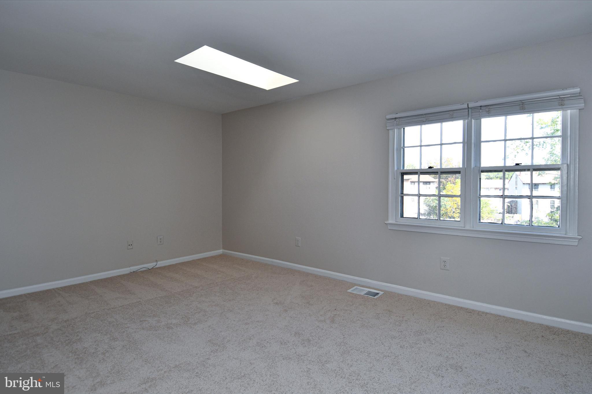 PARK AVENUE SQUARE - Residential Lease