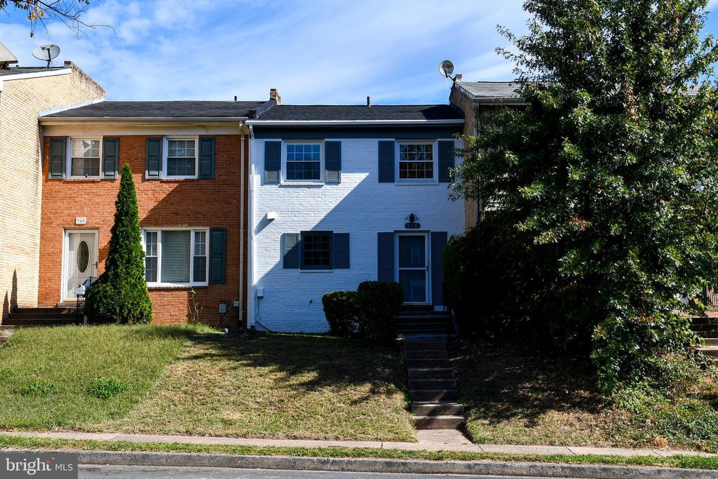 Photo of 938 Park Avenue, HERNDON, VA 20170 (MLS # VAFX2273974)
