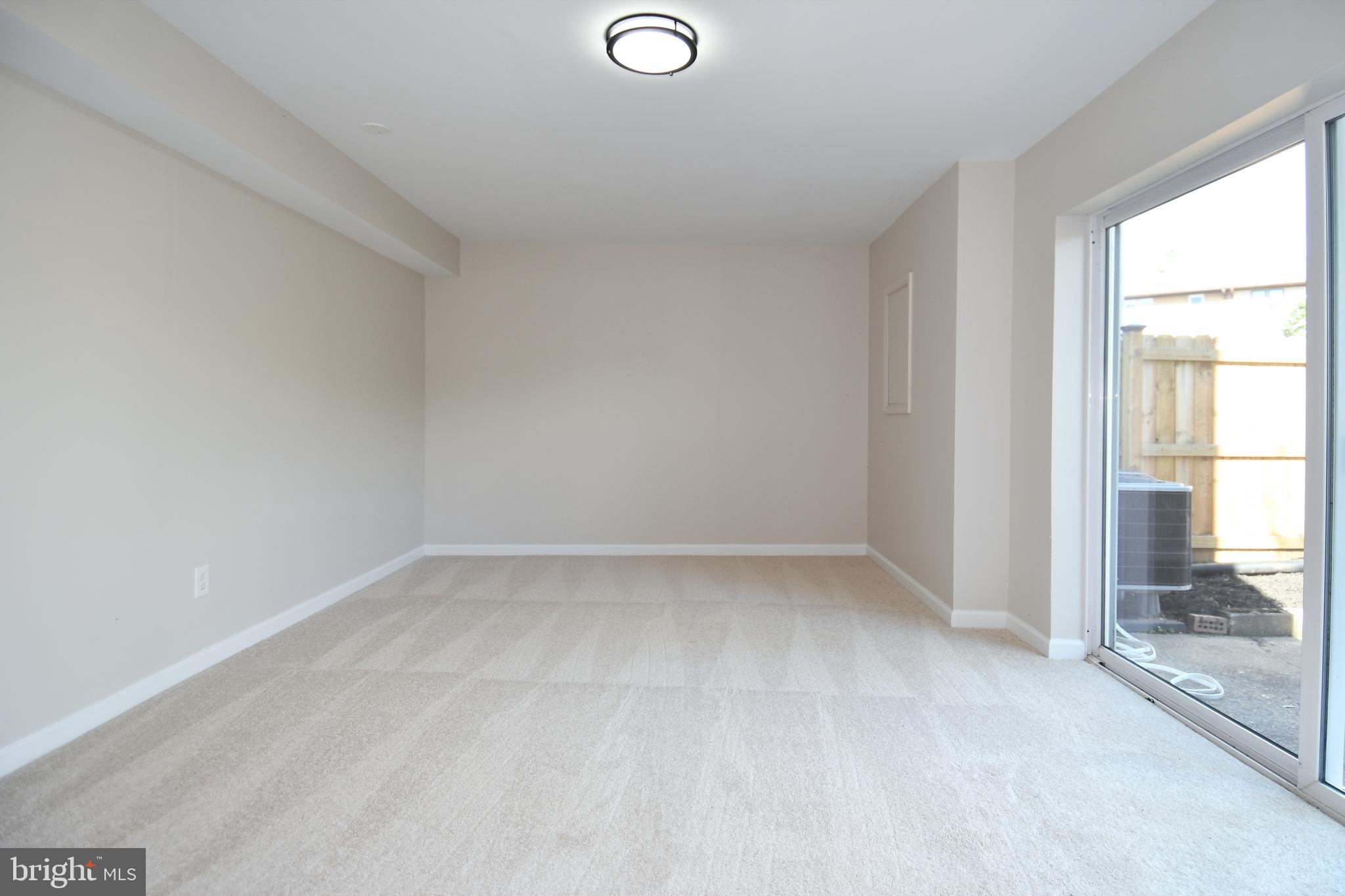 PARK AVENUE SQUARE - Residential Lease