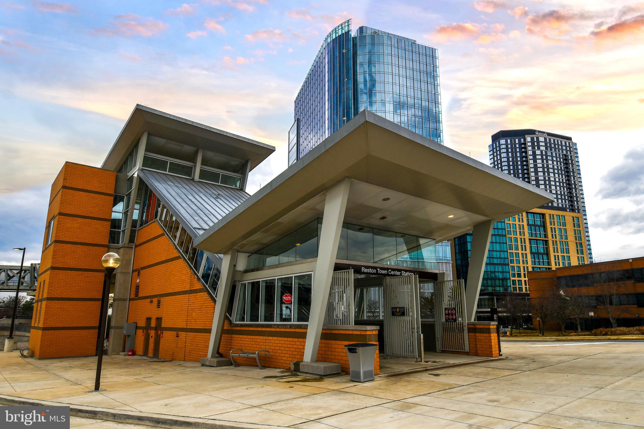 PARK AVENUE SQUARE - Residential Lease