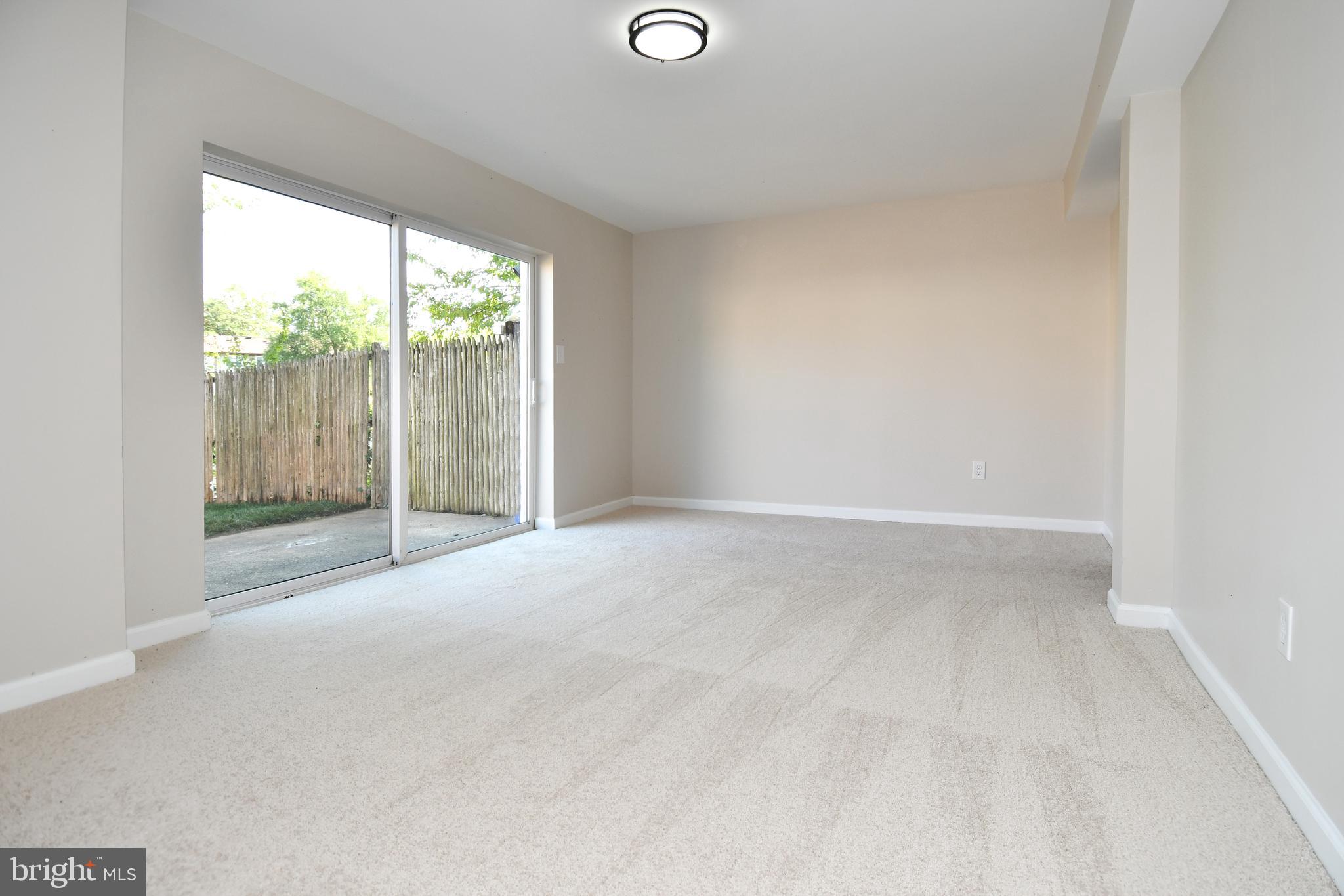 PARK AVENUE SQUARE - Residential Lease