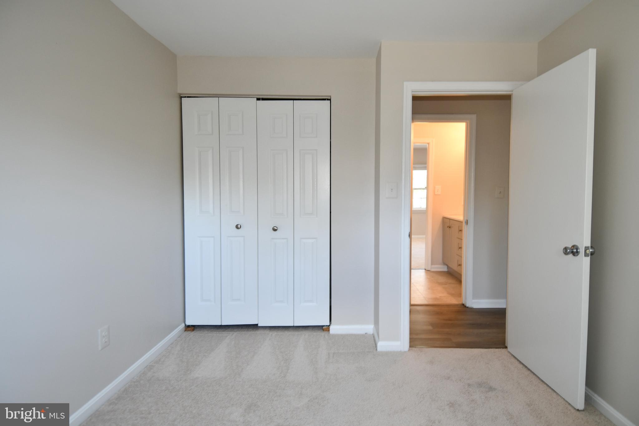 PARK AVENUE SQUARE - Residential Lease