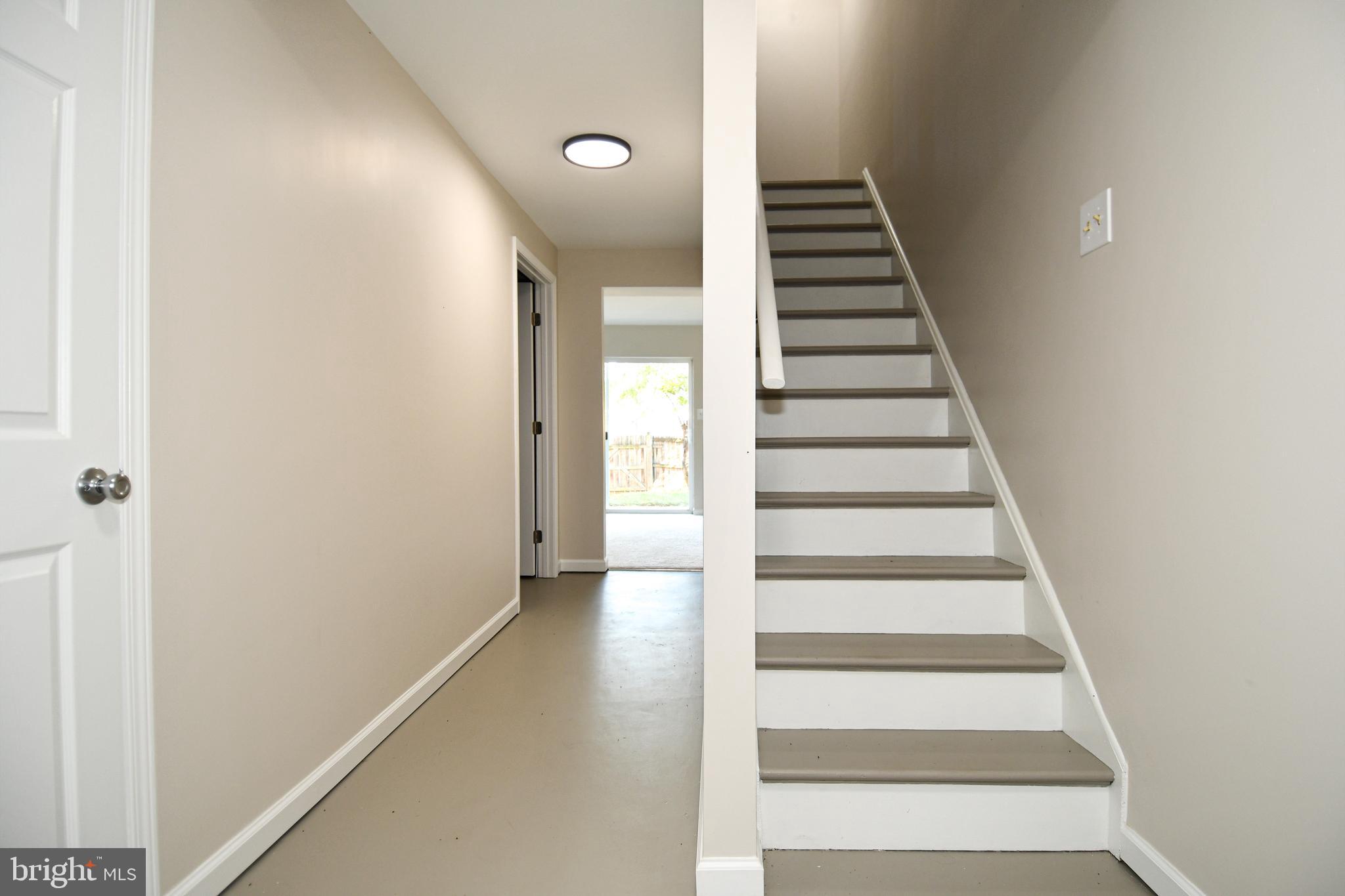 PARK AVENUE SQUARE - Residential Lease