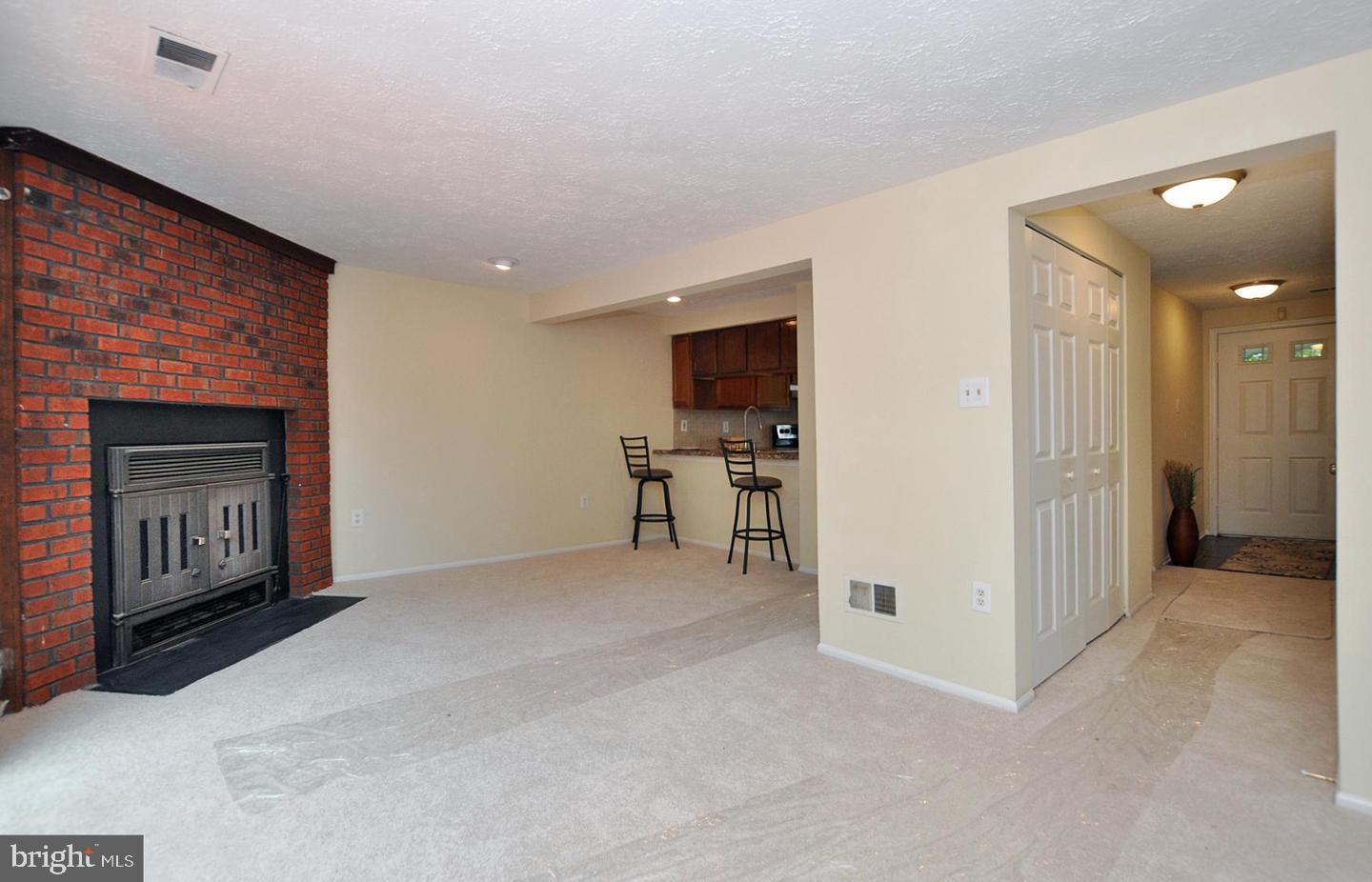 CLINTON PLAZA TOWNHOUSES - Residential