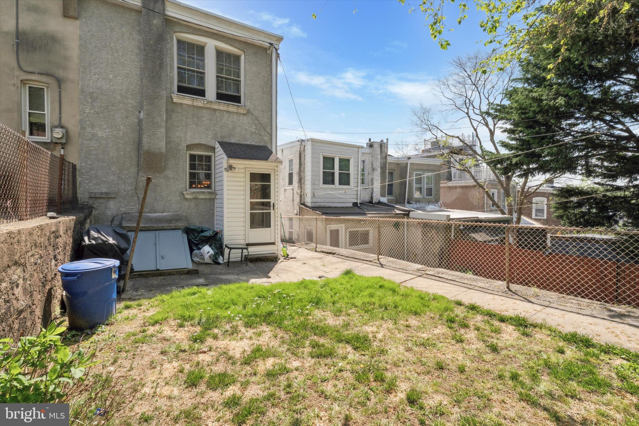 ROXBOROUGH - Residential