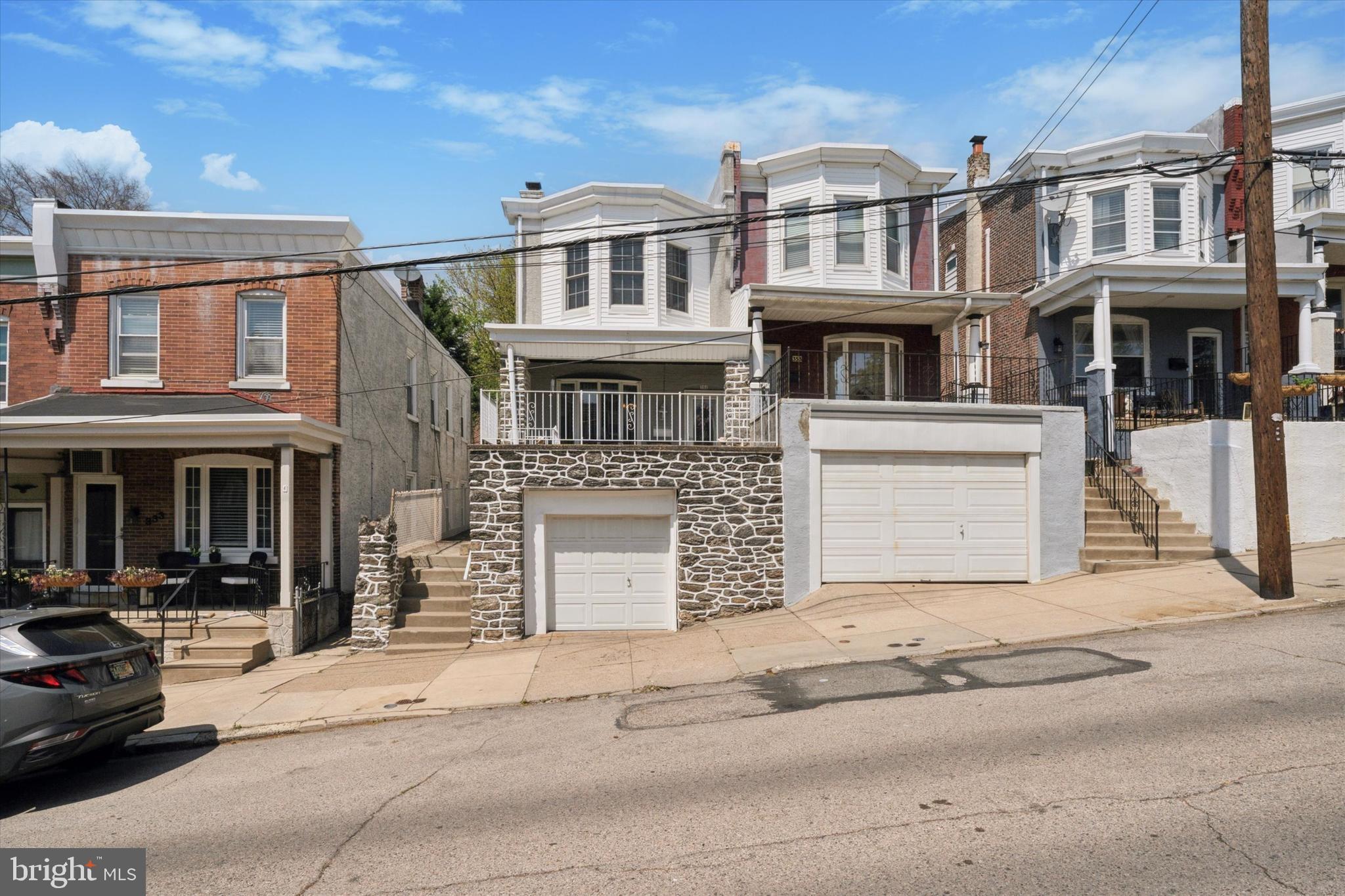 ROXBOROUGH - Residential