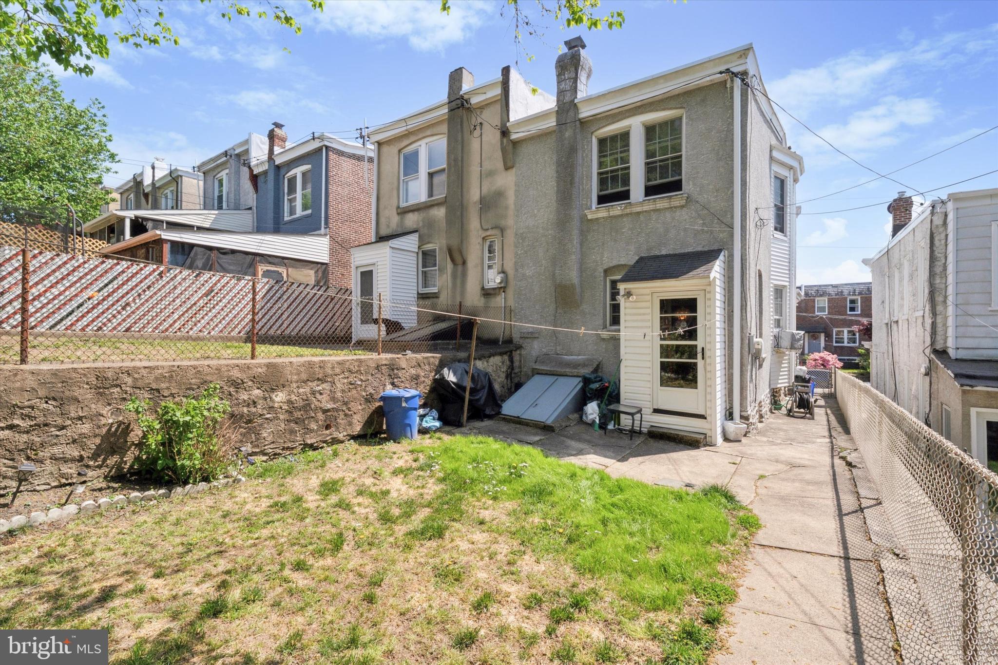 ROXBOROUGH - Residential