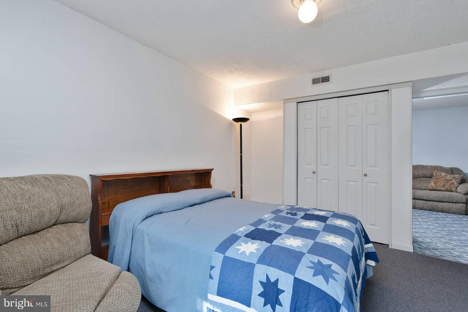 WESTBURY - Residential