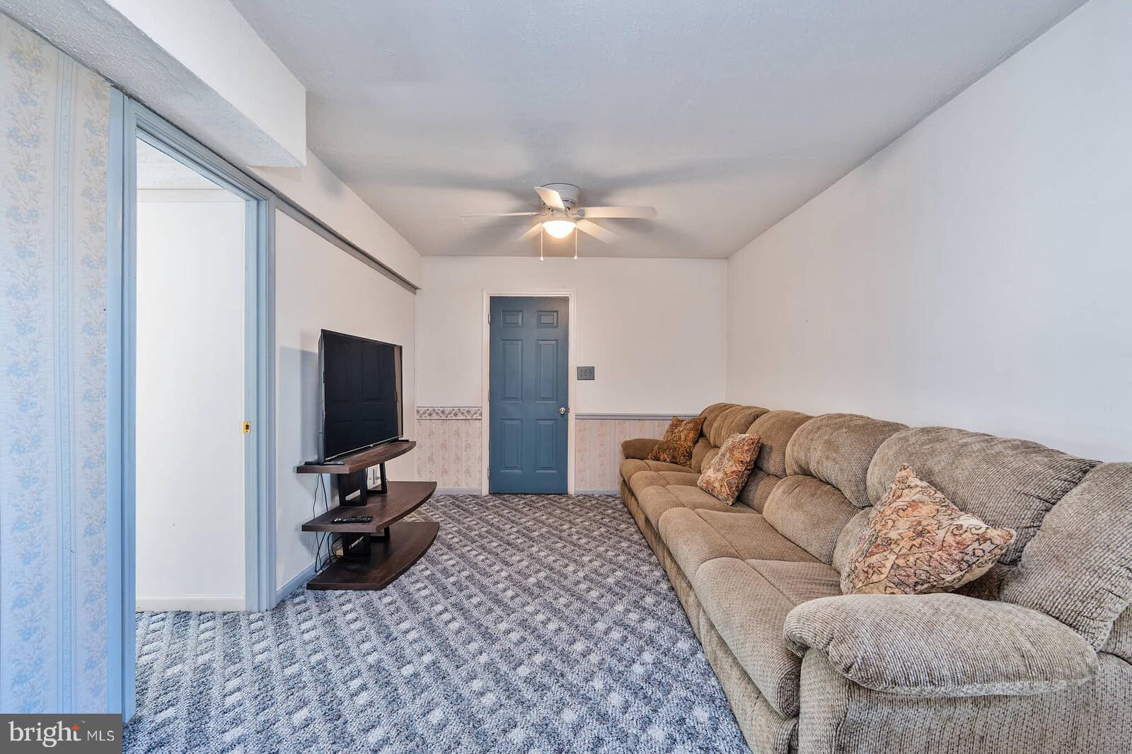 WESTBURY - Residential