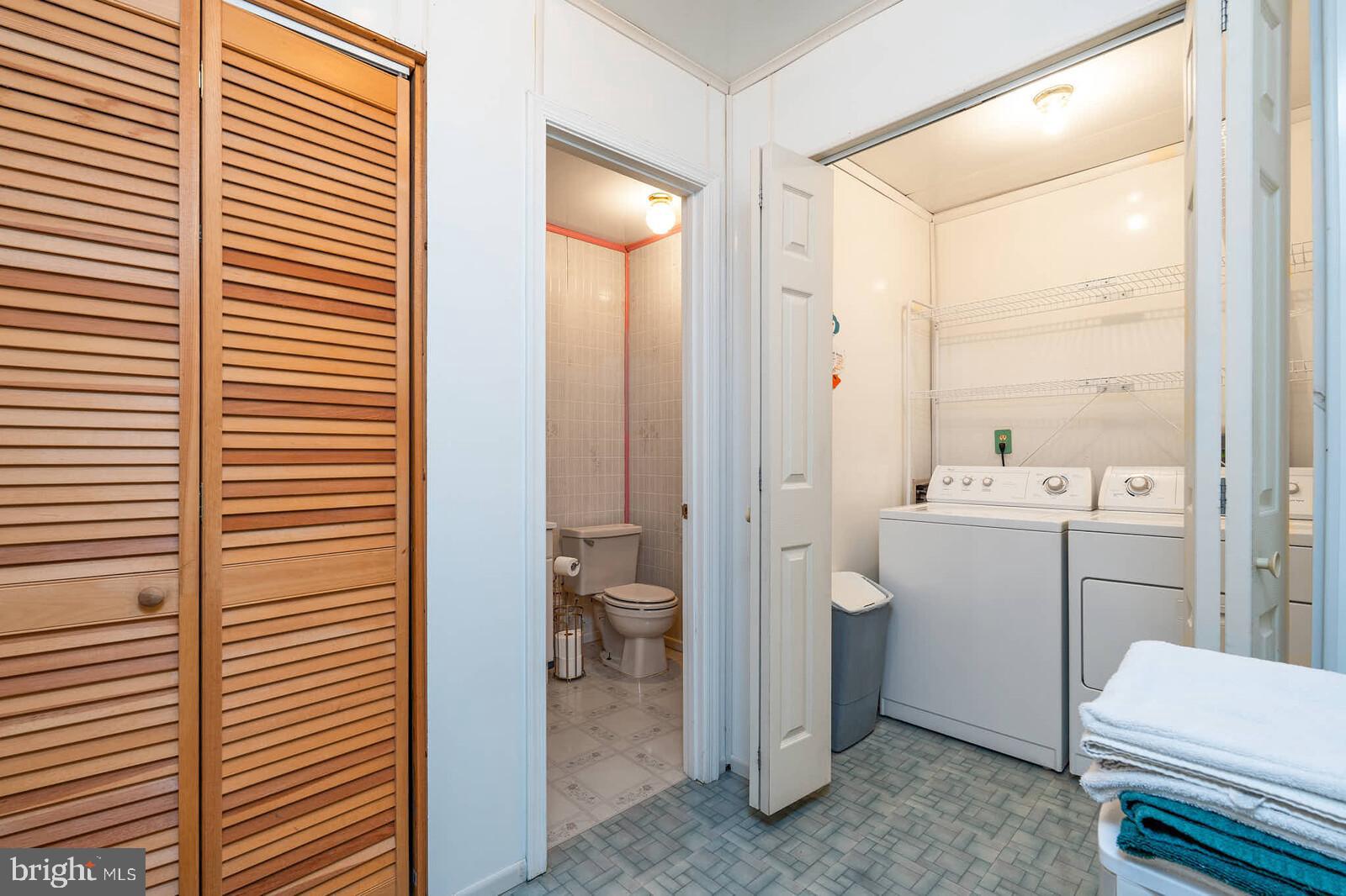 WESTBURY - Residential